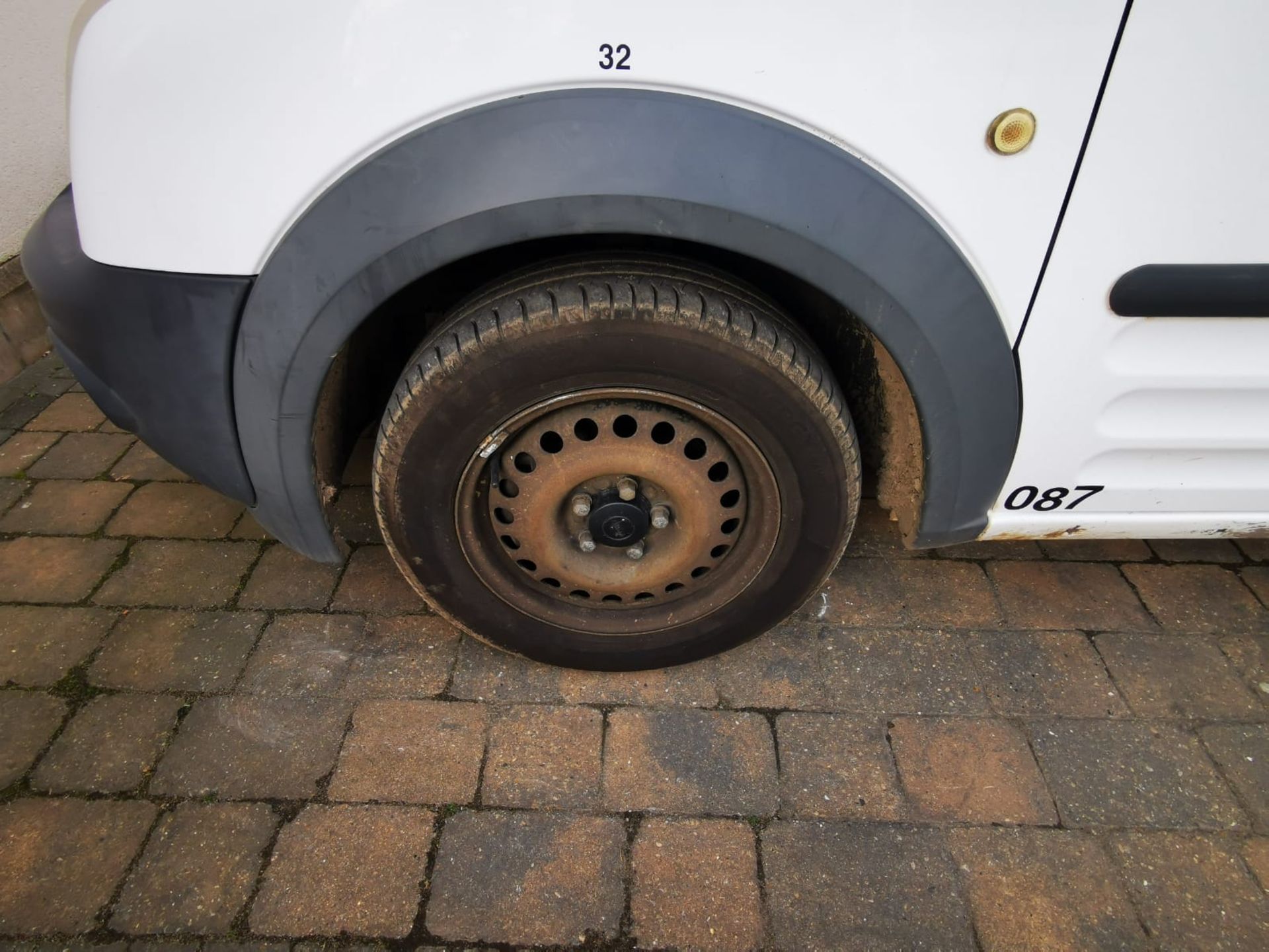 ENTRY DIRECT FROM LOCAL AUTHORITY Ford Transit Connect 75 T200 - Image 9 of 27