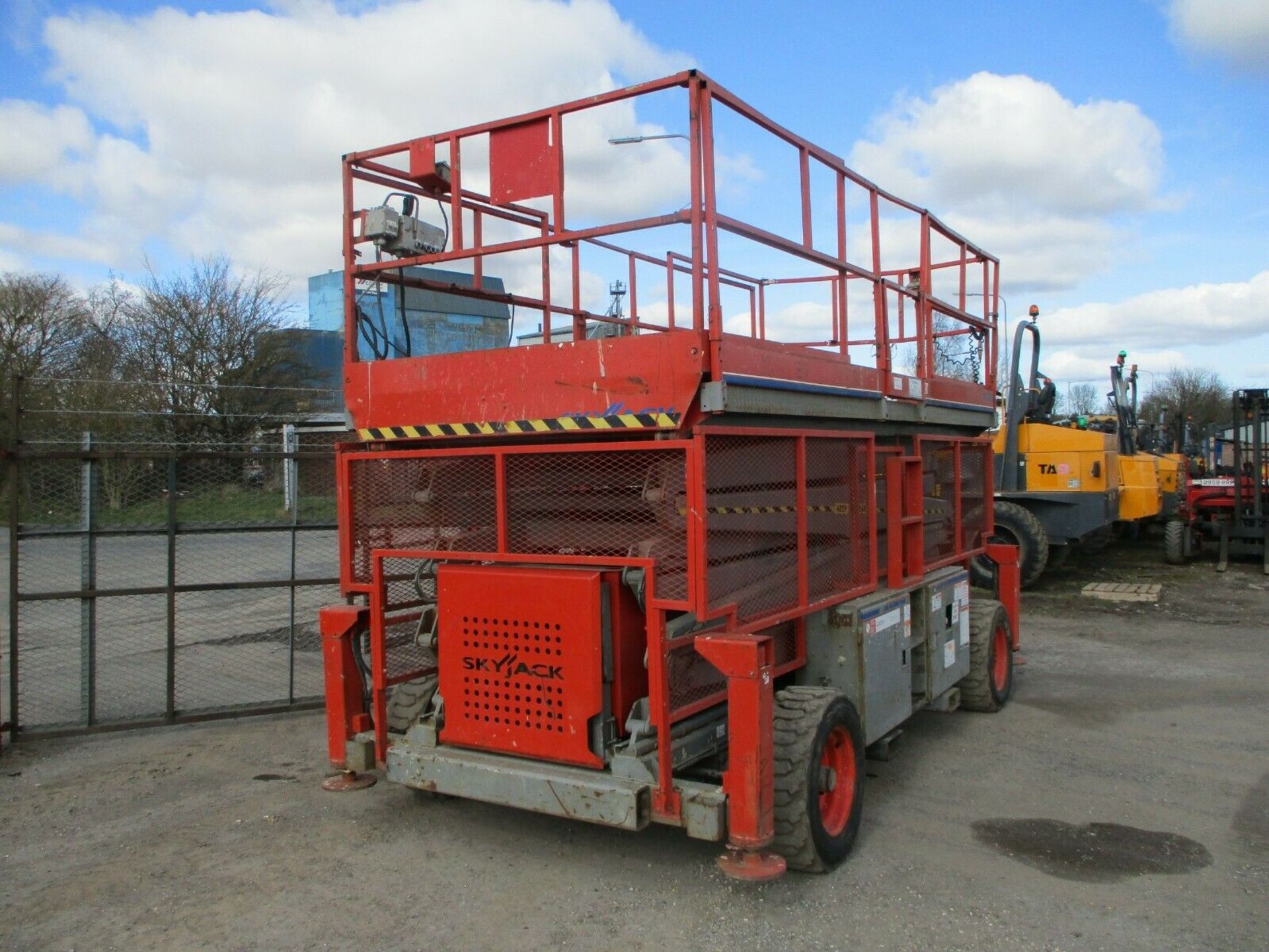 2007 Skyjack SJ9250 4wd Scissor Lift Access Platfo - Image 5 of 11