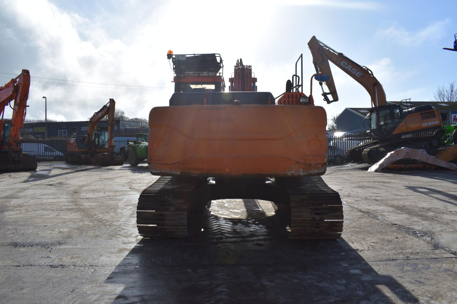 Doosan DX225 Excavator - Image 3 of 11