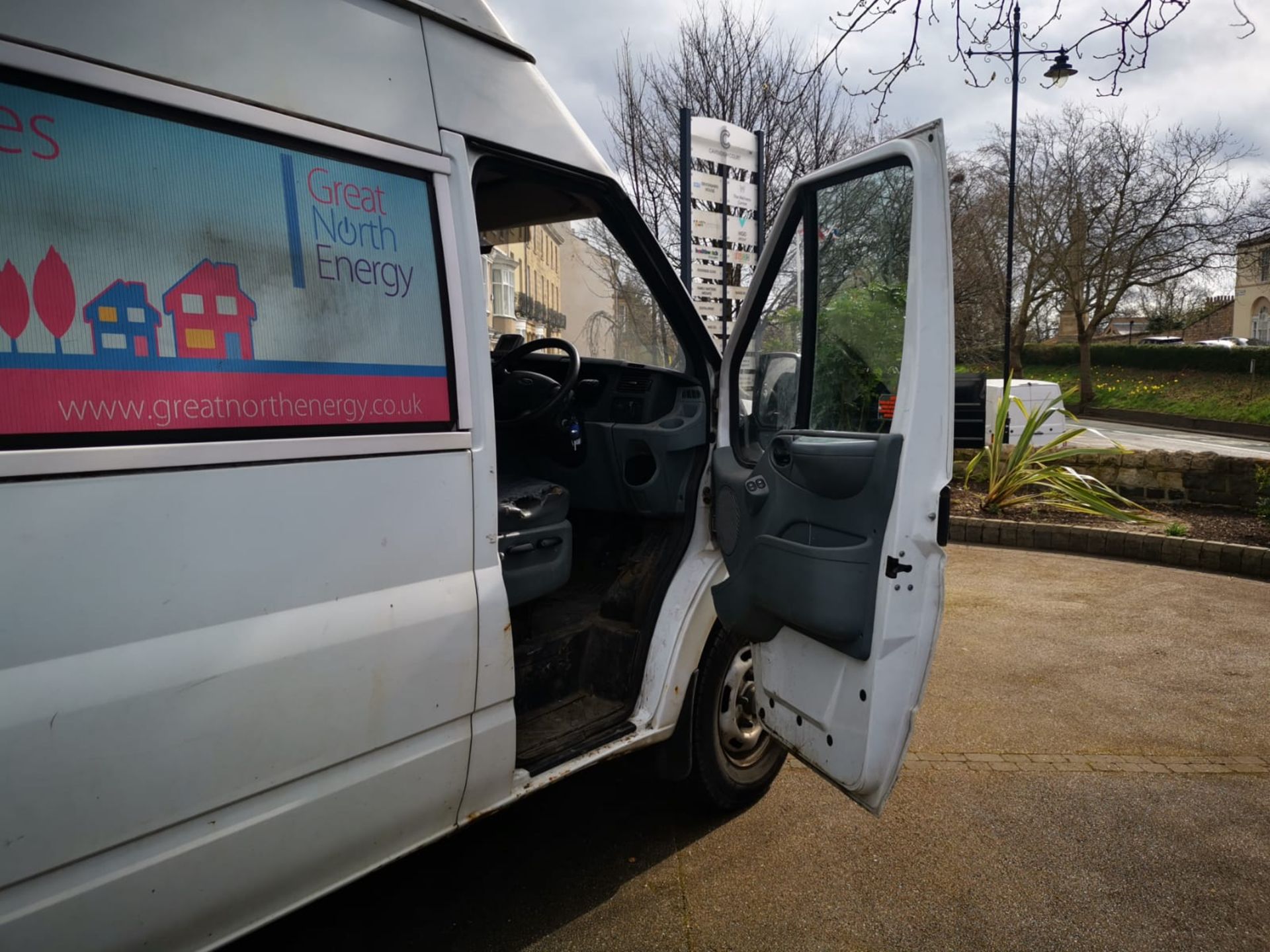 ENTRY DIRECT FROM LOCAL AUTHORITY Ford Transit 100 T350M RWD - Image 4 of 28