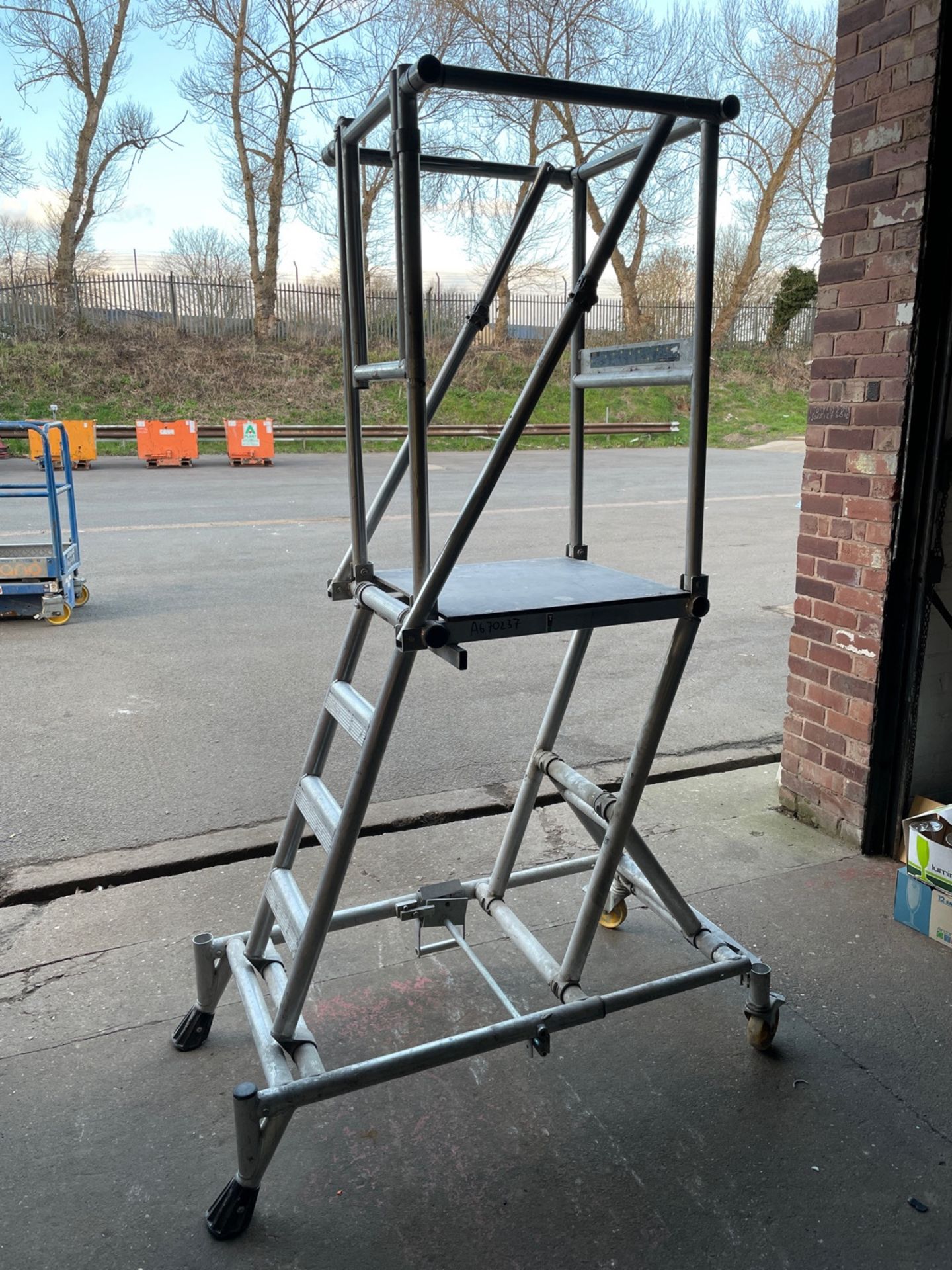 Youngman Adjusta Minit Aluminium Foldable Access Platform NO RESERVE