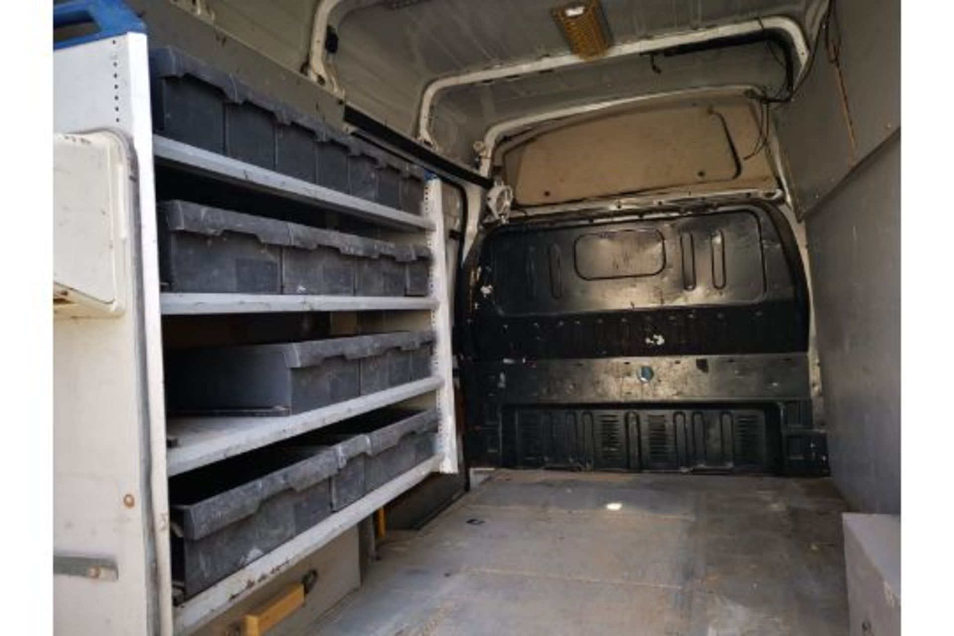 ENTRY DIRECT FROM LOCAL AUTHORITY Ford Transit 100 - Image 15 of 26