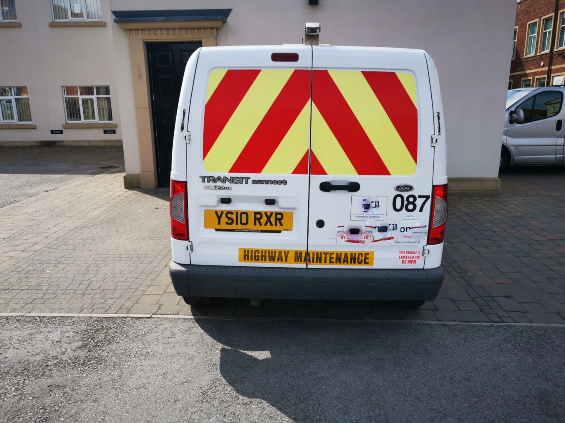 ENTRY DIRECT FROM LOCAL AUTHORITY Ford Transit Con - Image 2 of 23