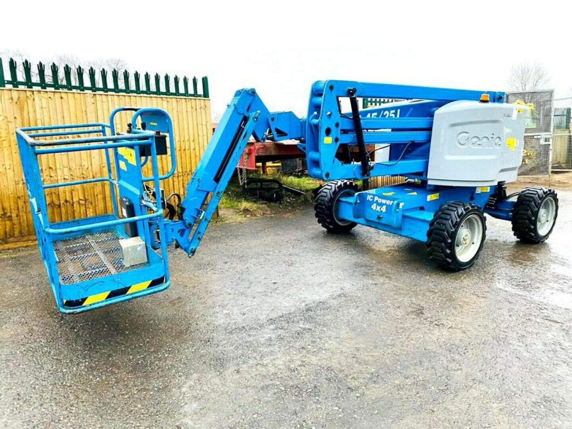 Genie Z-45/25 J Scissor Lift 2014 - Image 10 of 12