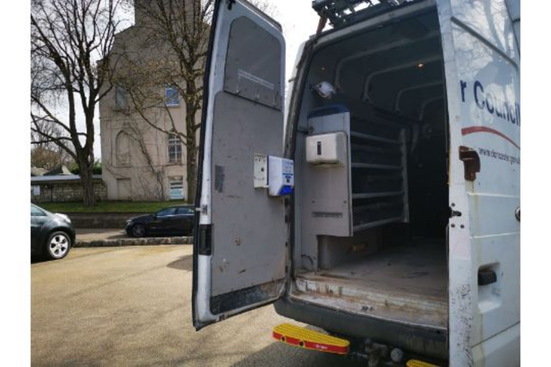 ENTRY DIRECT FROM LOCAL AUTHORITY Ford Transit 100 - Image 14 of 26