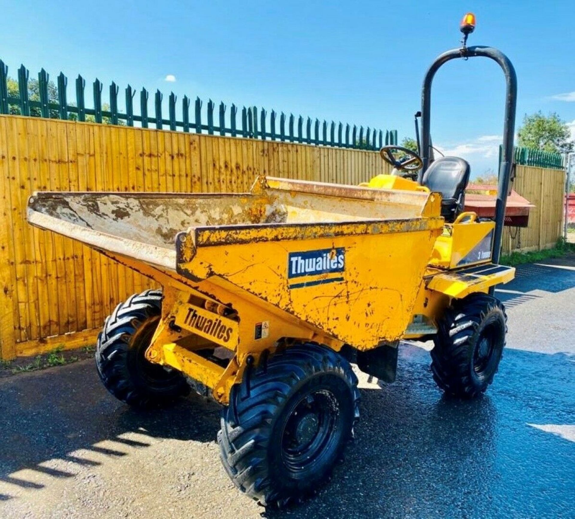 Thwaites MACH 570 3 Tonne Straight Tip Dumper 2013 - Image 3 of 12