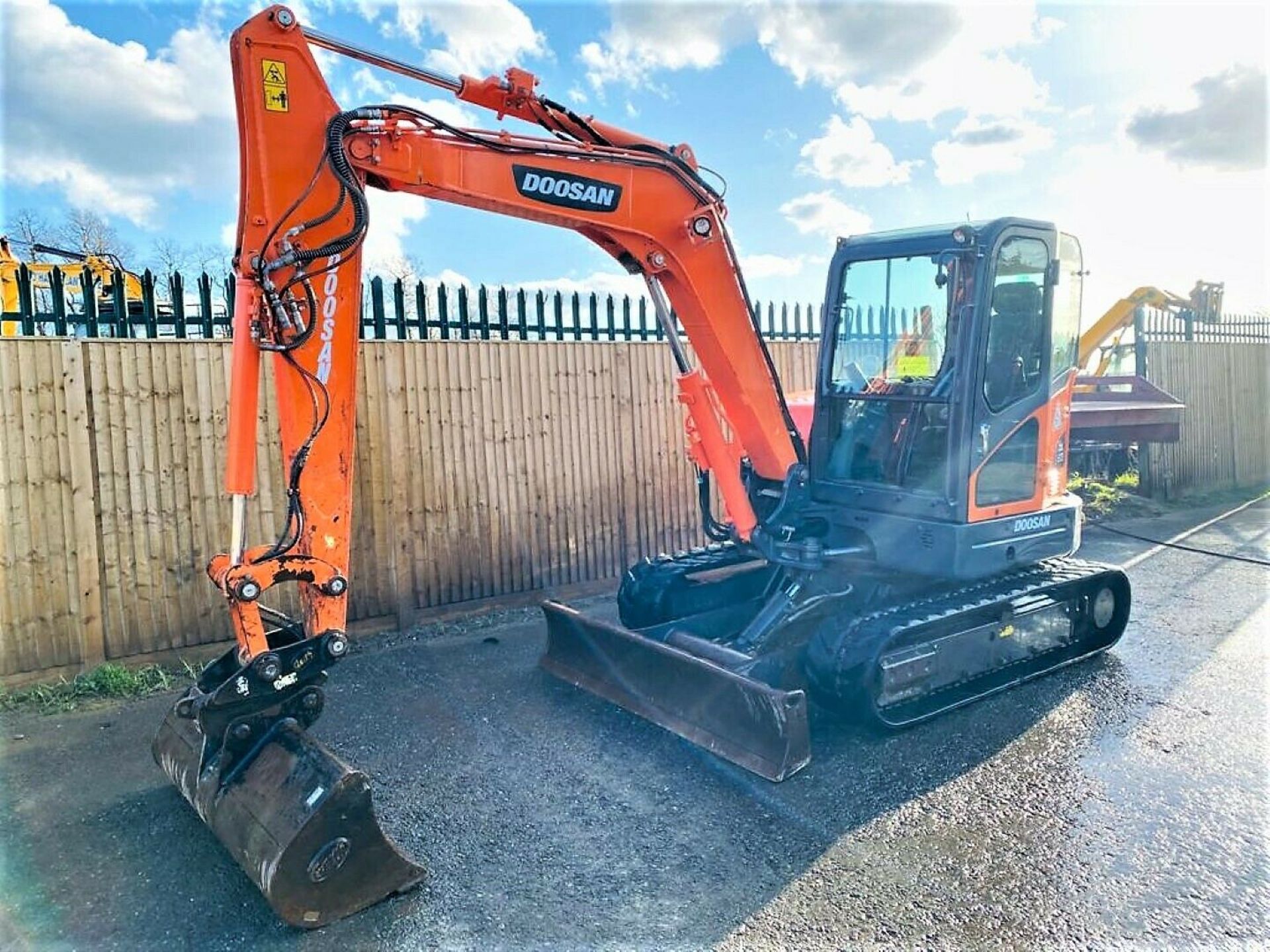 Doosan DX63-3 Excavator Digger 2016 - Image 4 of 12