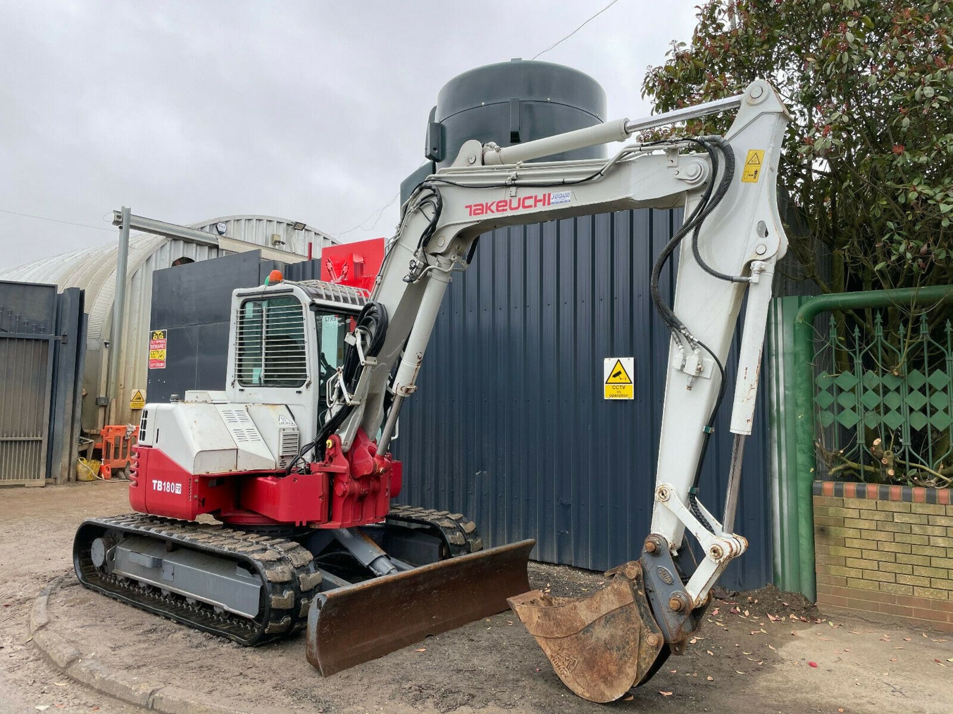 Takeuchi mini excavator/digger - Image 3 of 12