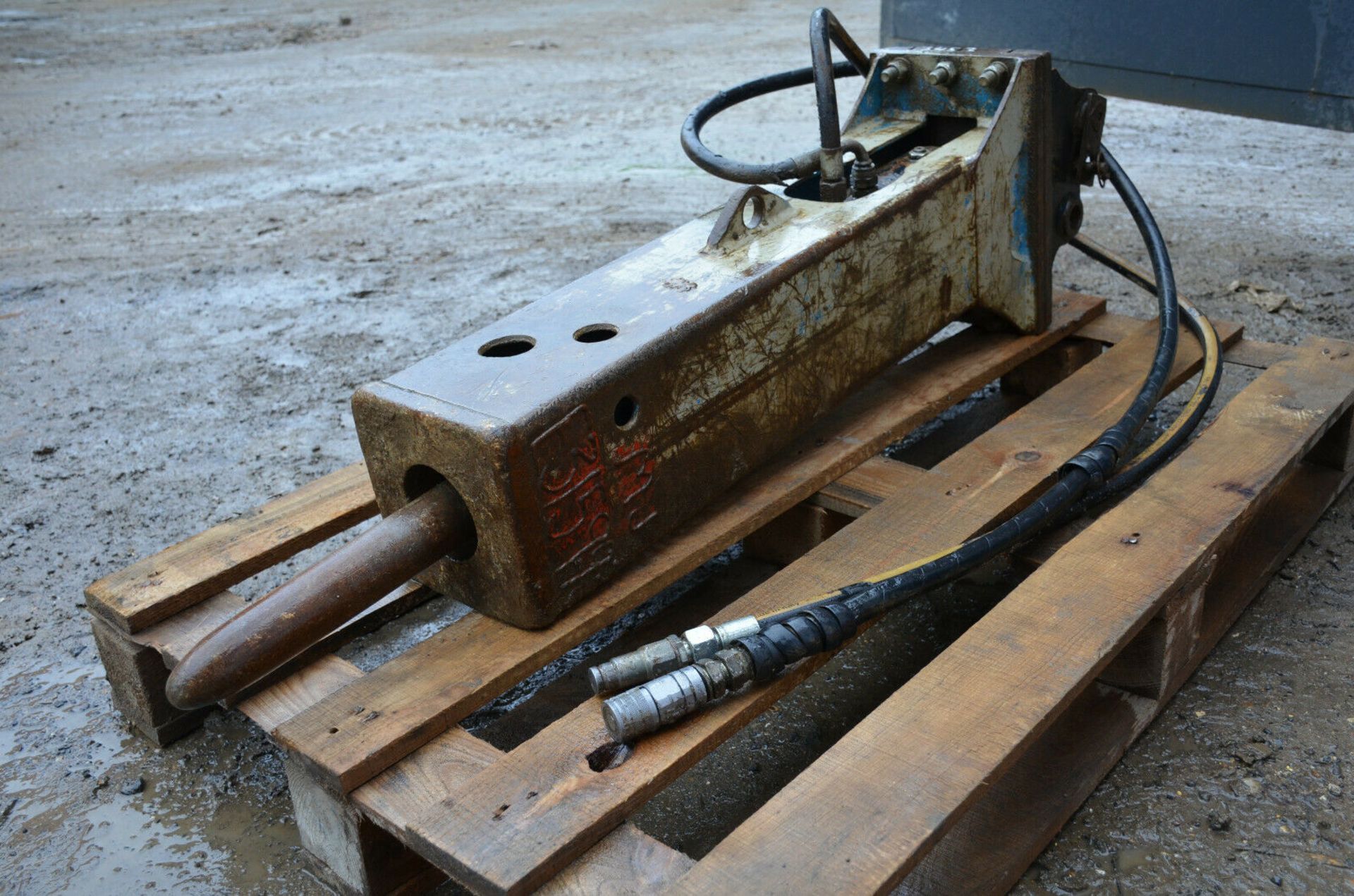 Abiljo Hydraulic hammer/breaker for excavator digg - Image 5 of 9