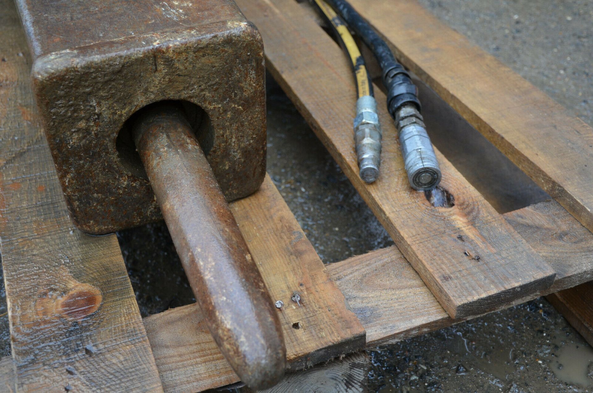 Abiljo Hydraulic hammer/breaker for excavator digg - Image 4 of 9