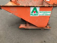 Forklift tipping skip