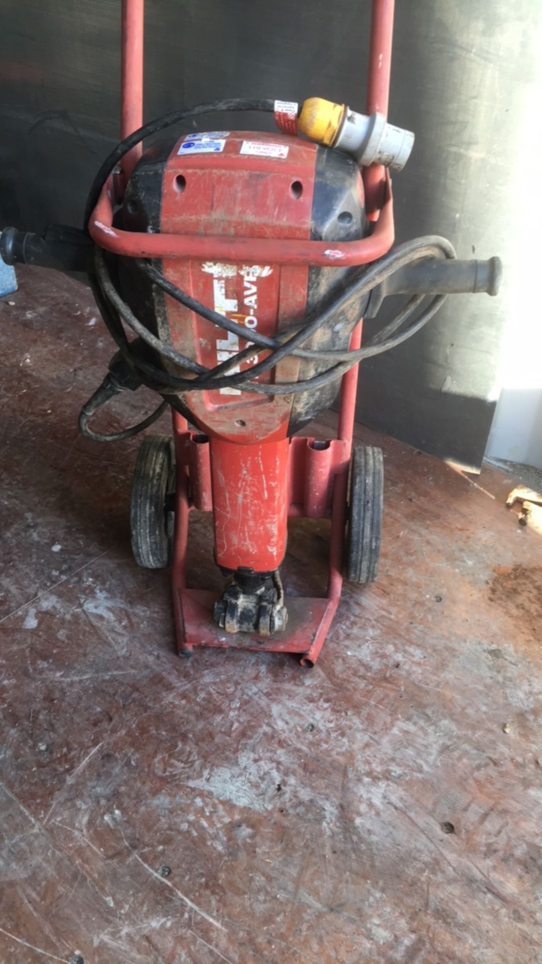 Hilti TE3000-AVR breaker - Image 2 of 2