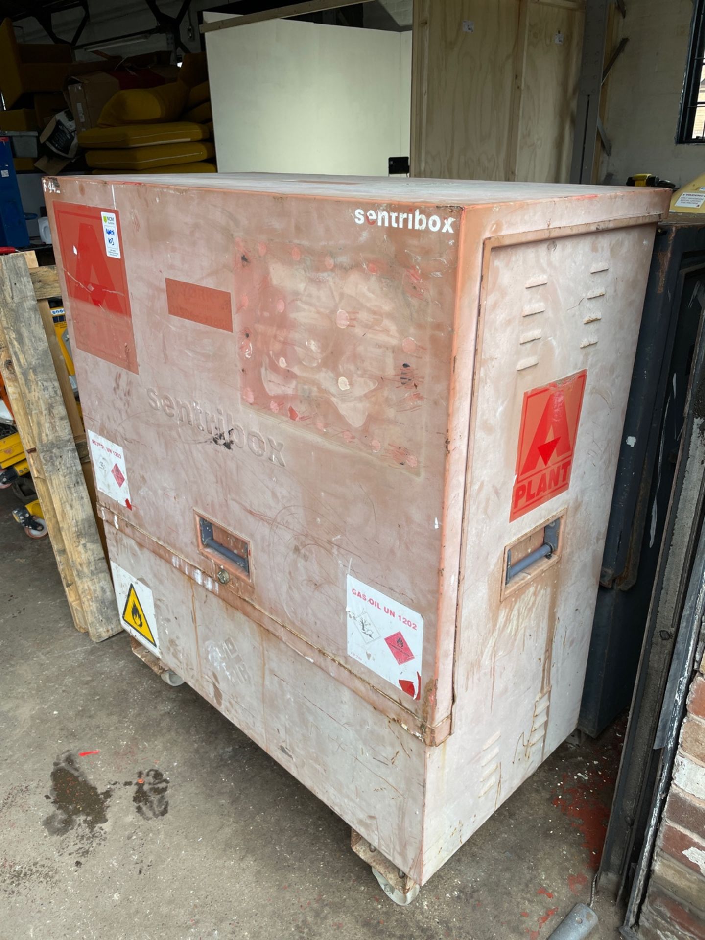 Sentribox Steel Lockable Mobile Storage Box - Image 2 of 3