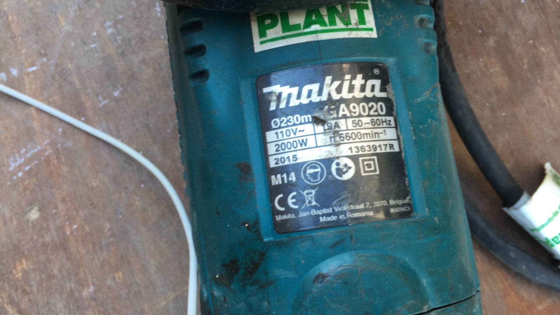 Makita 9" 110V angle grinder - Image 2 of 3