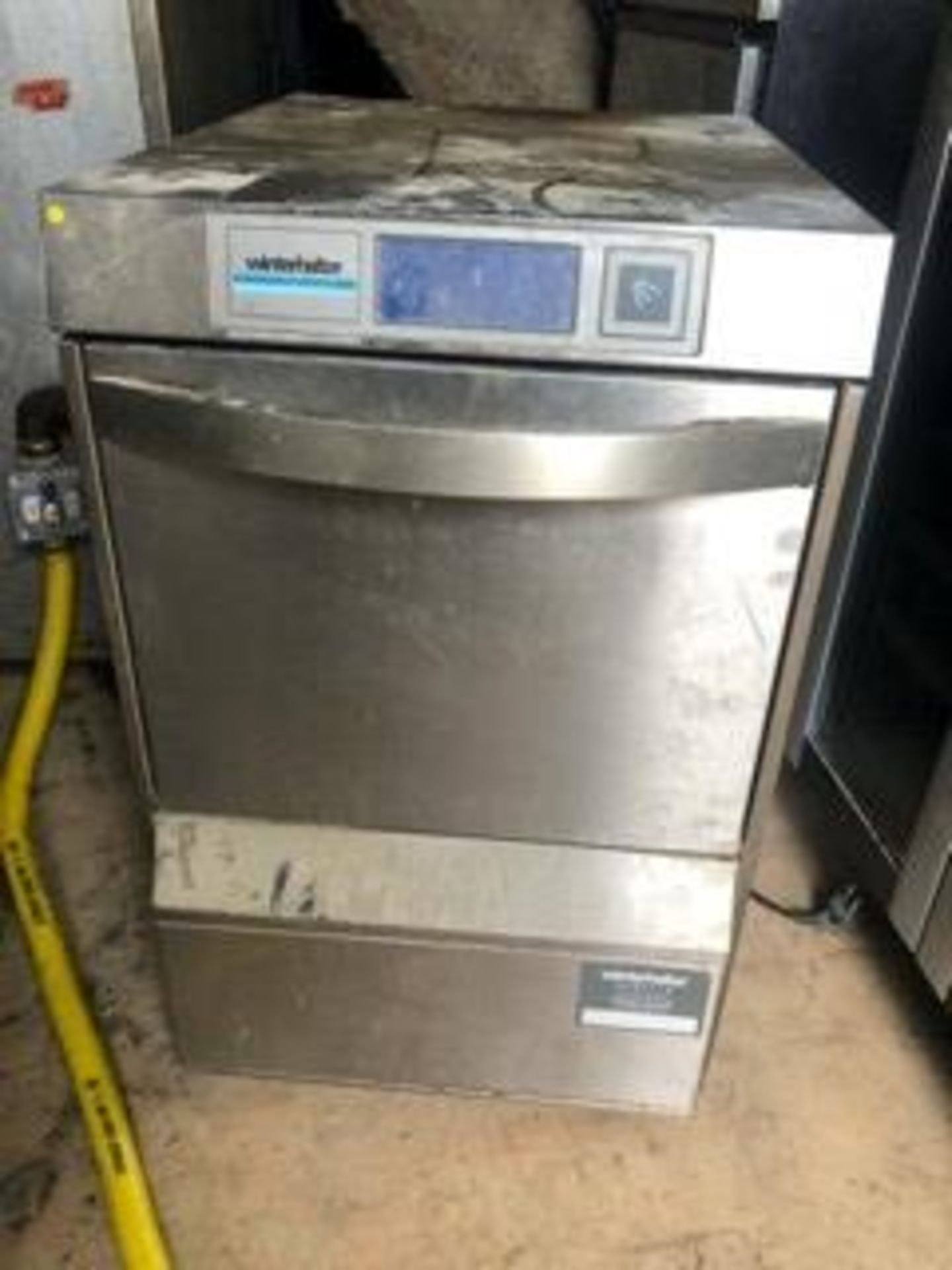 Winter-halter glass washer