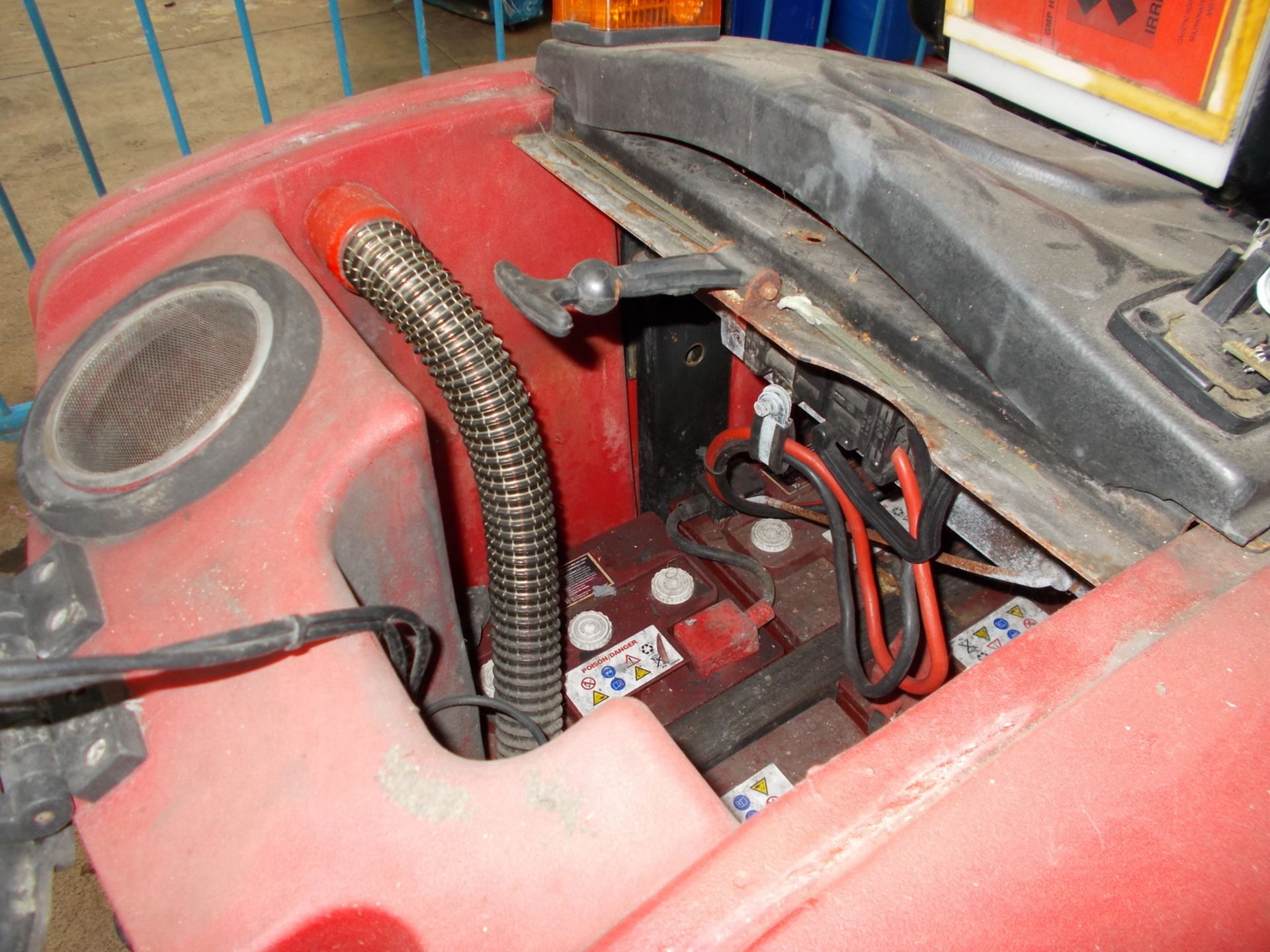 Drive '802' battery electric ride on factory floor cleaner - Image 3 of 5