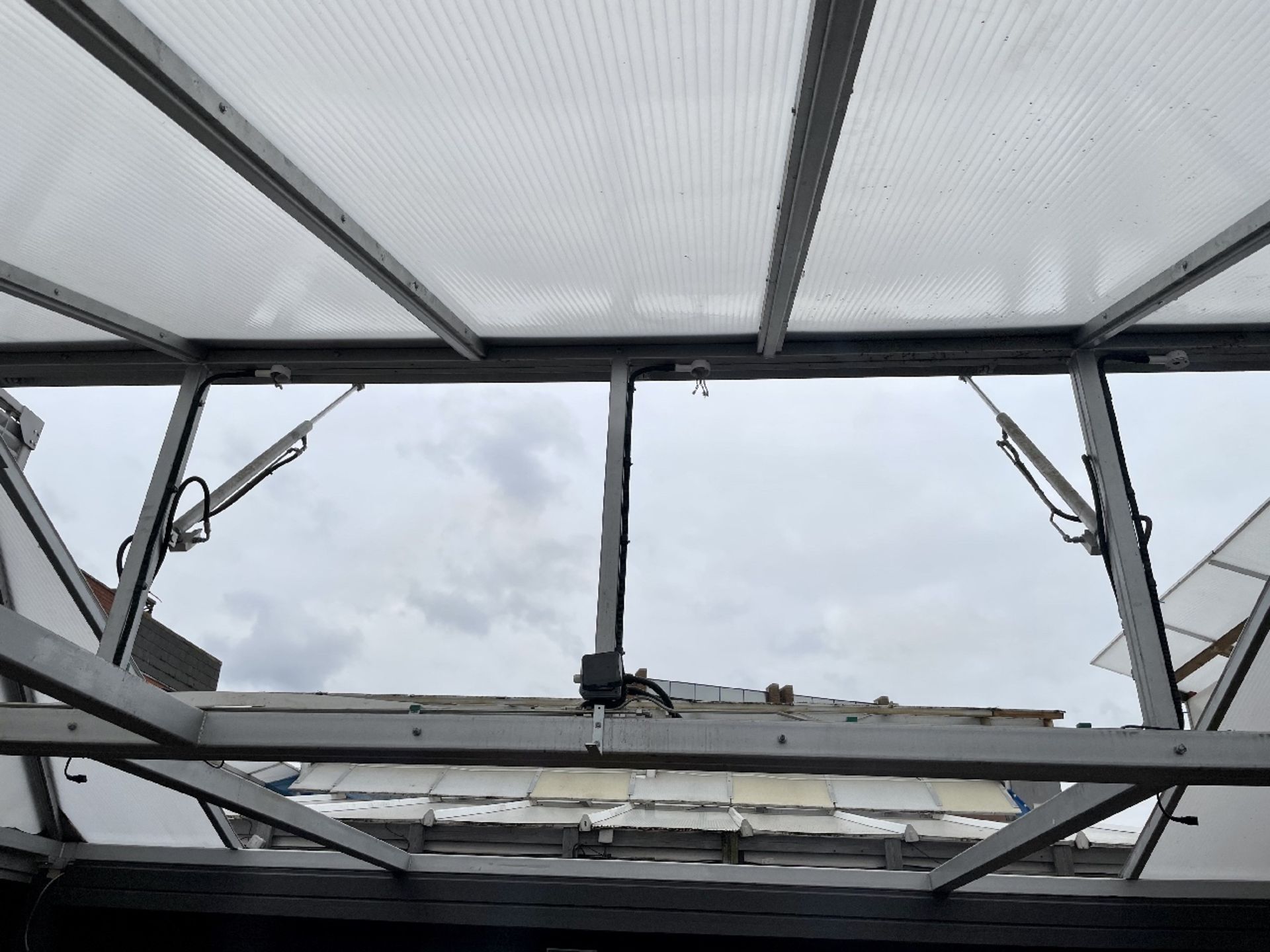Hydraulic Roof - Image 4 of 5