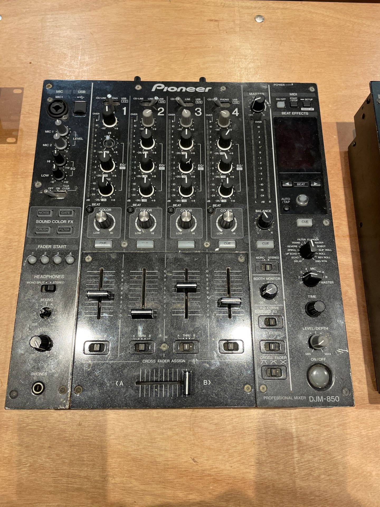 Pioneer DJM-850 Professional Mixer