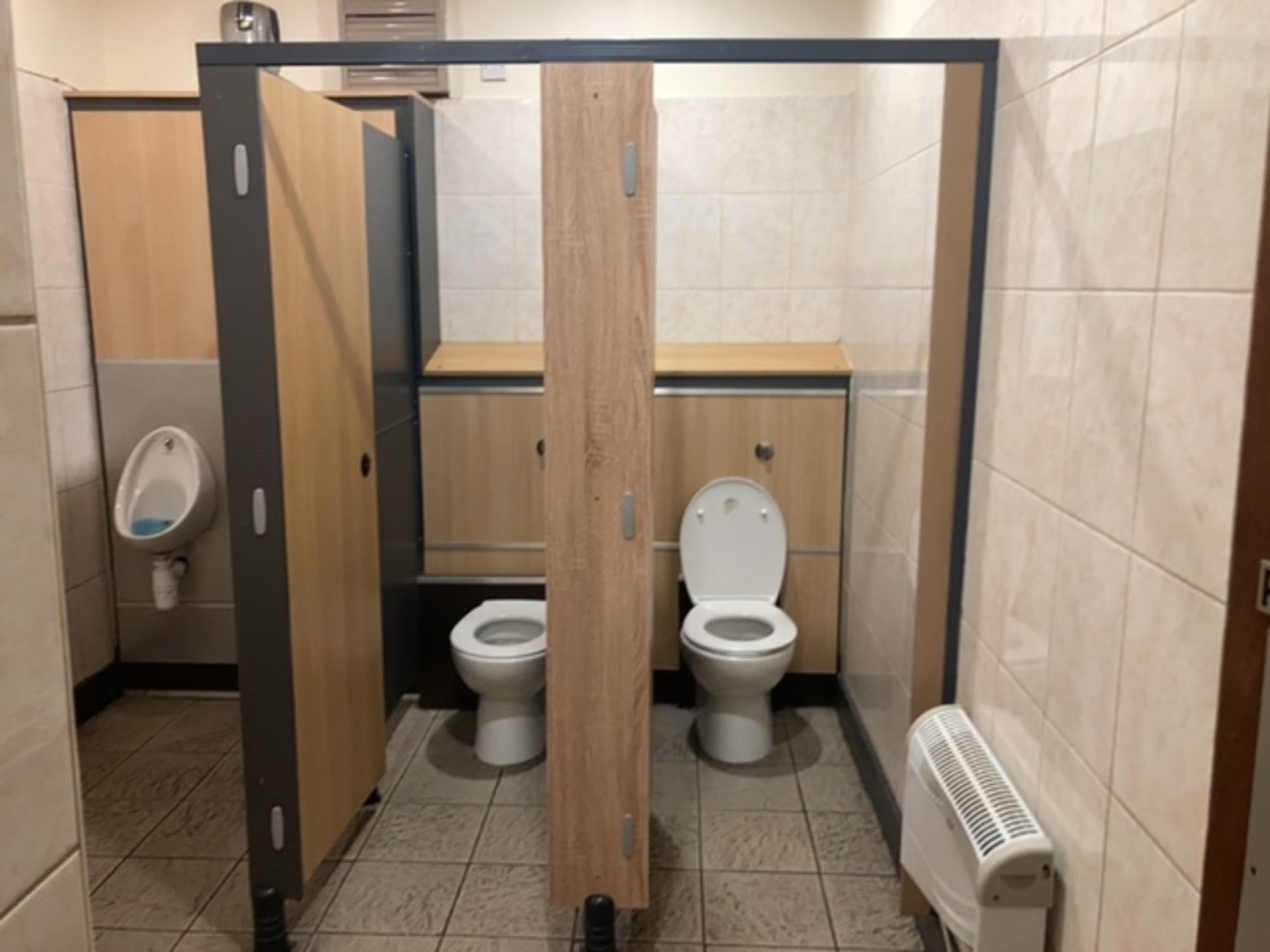 Gents toilet - Image 2 of 3