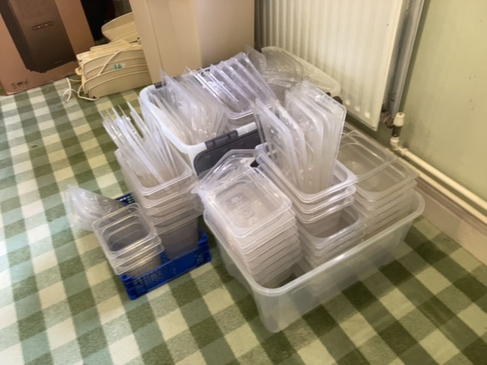 Cake display cabinet and storage containers