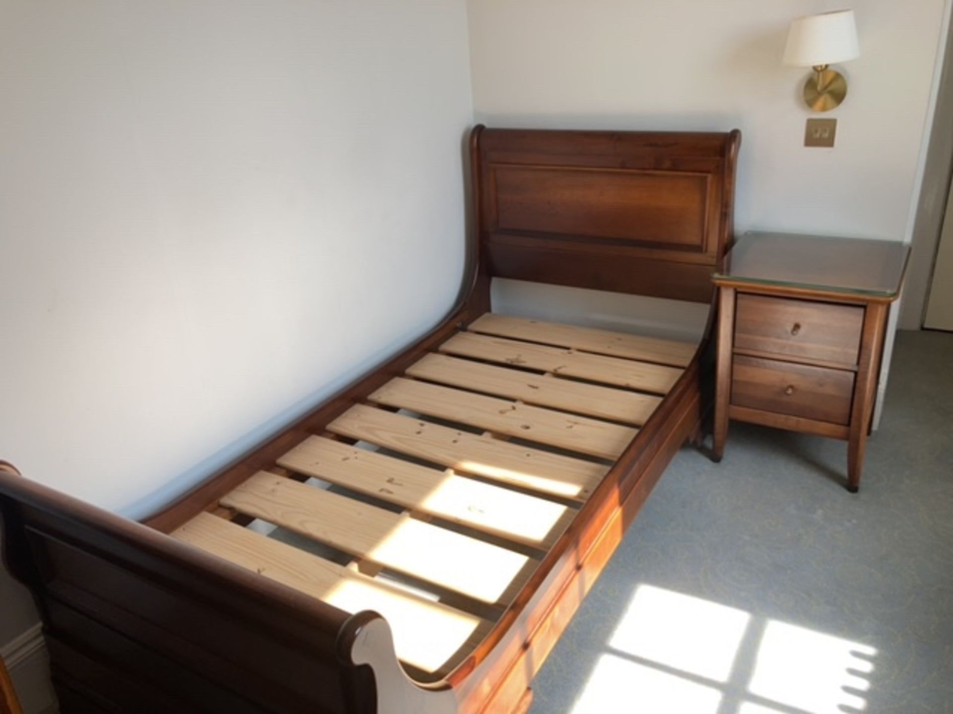 Bedroom furniture - Image 2 of 2