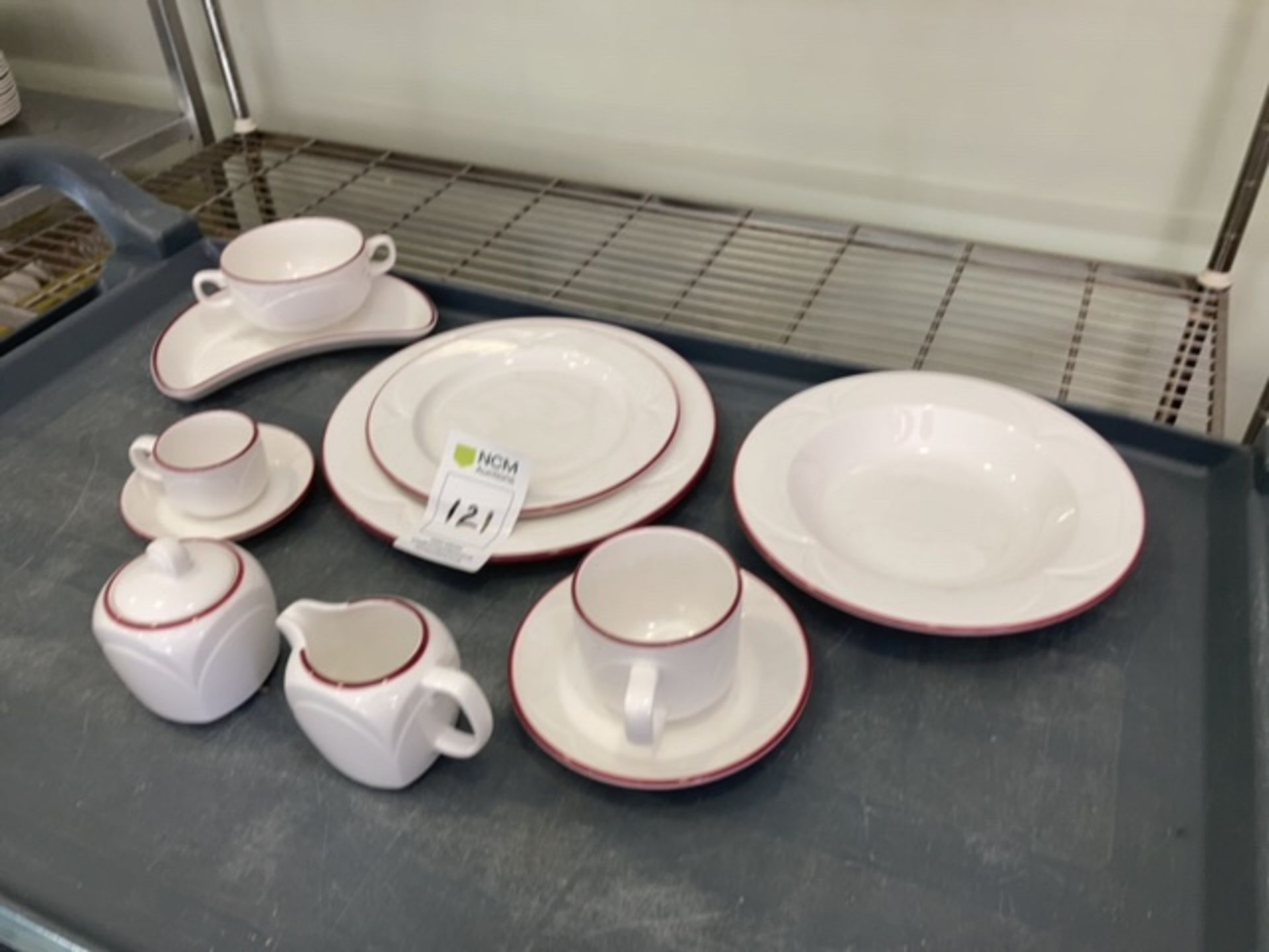 Dinner service and Miscellaneous crockery - Image 4 of 6