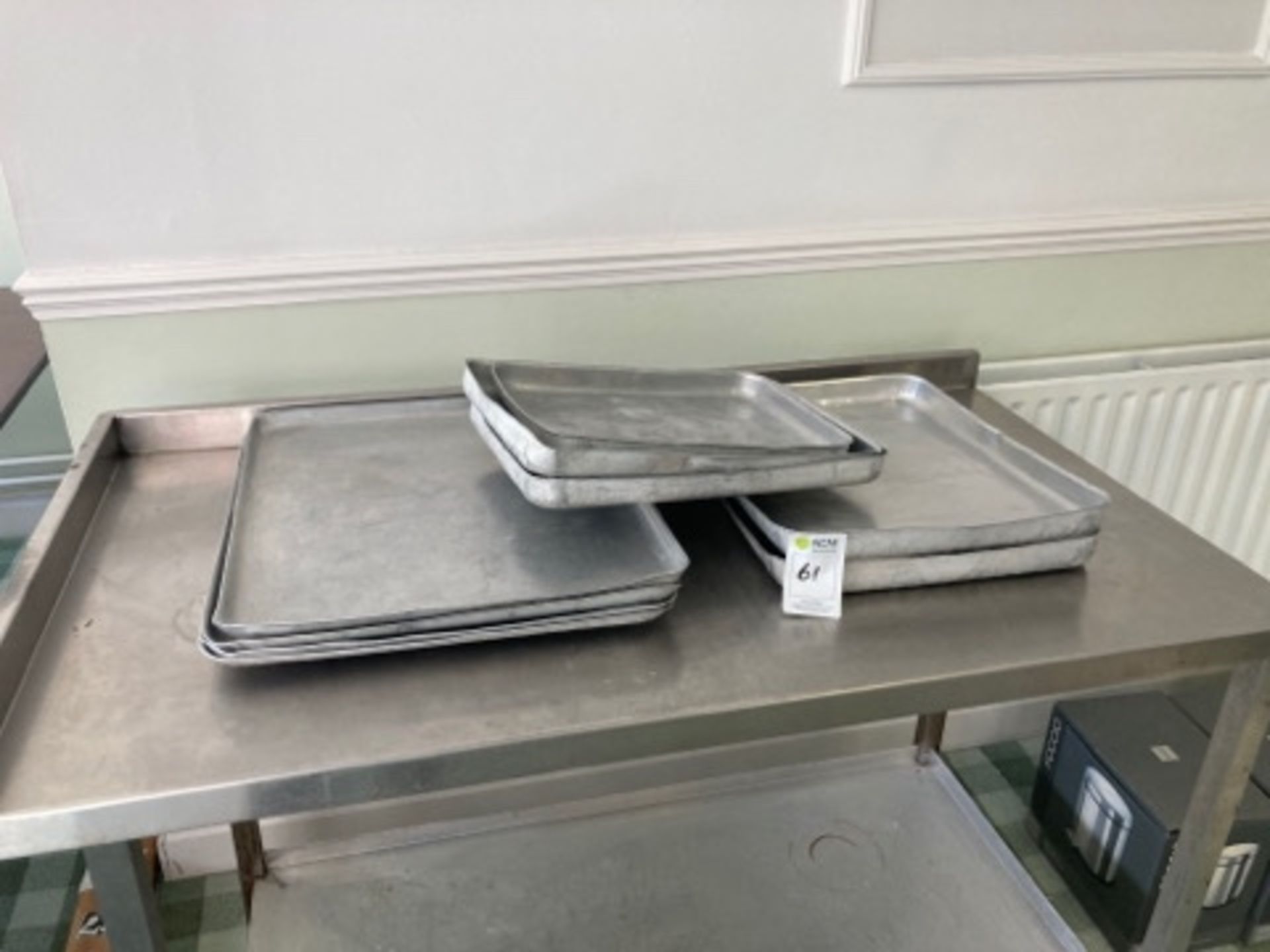 Trays - Image 3 of 3