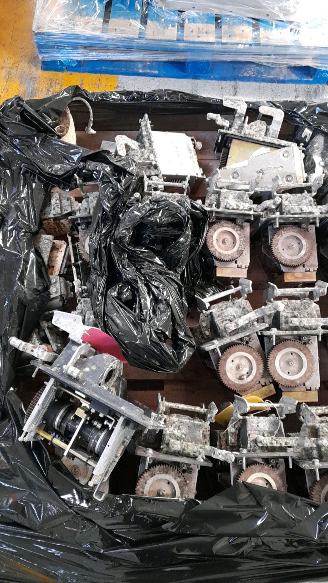 Pallet of machine parts - Image 3 of 3