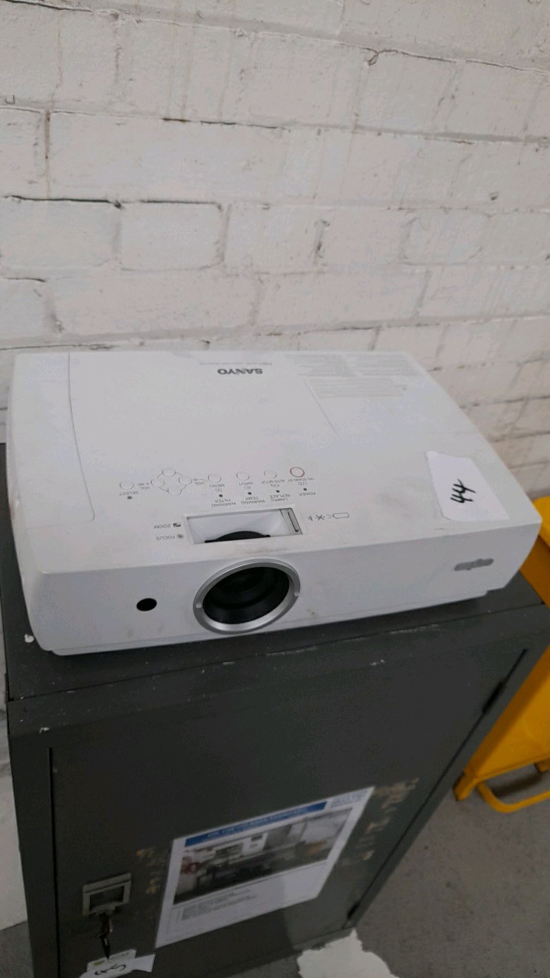 Sanyo Multiverse Pro xtrax projector - Image 3 of 6