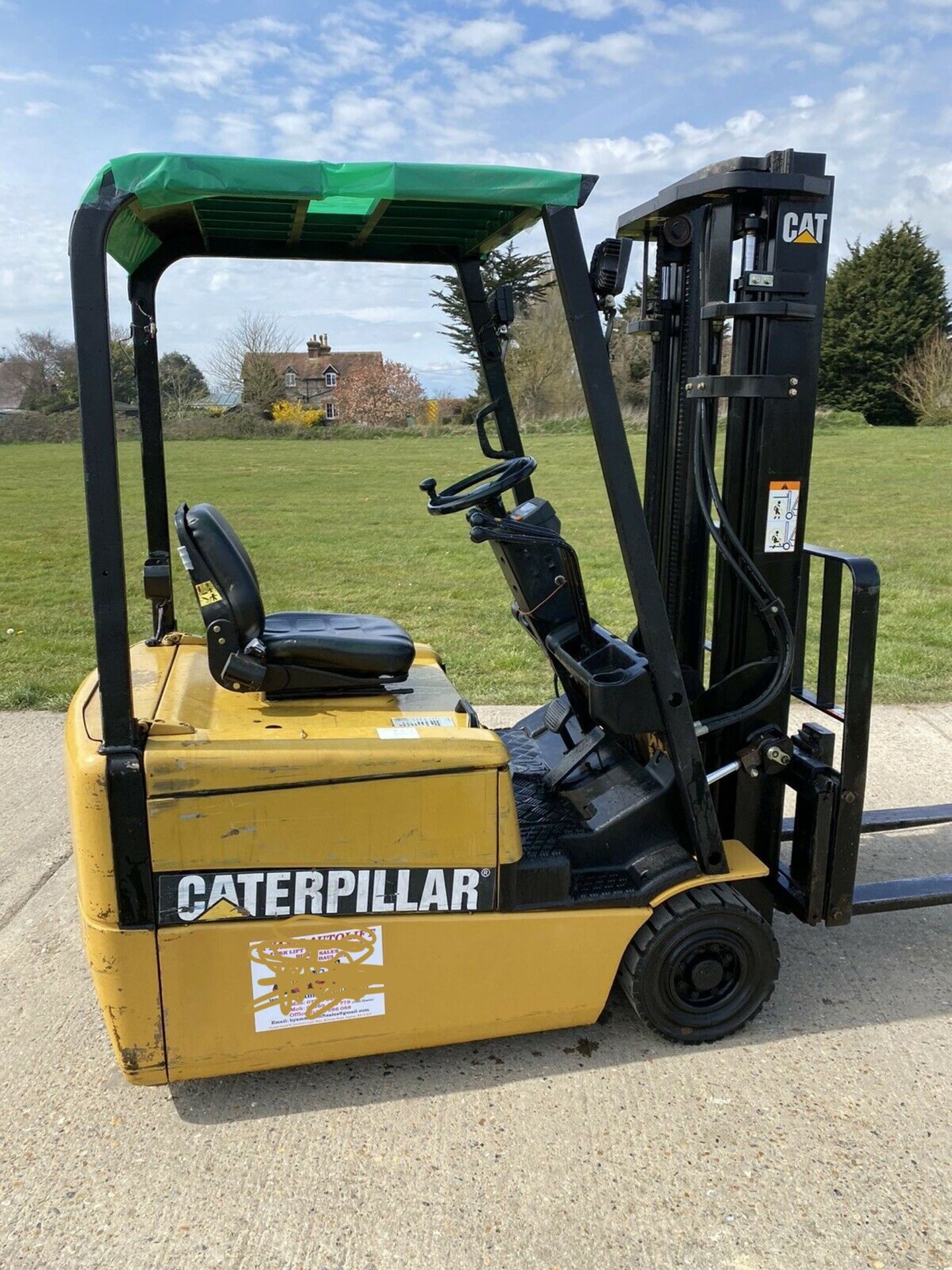 Cat 1.6 Tonne Electric forklift truck