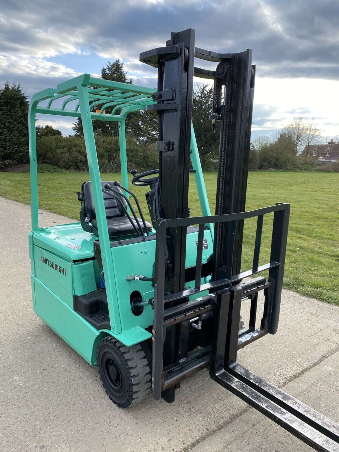 Mitsubishi forklift truck - Image 2 of 6