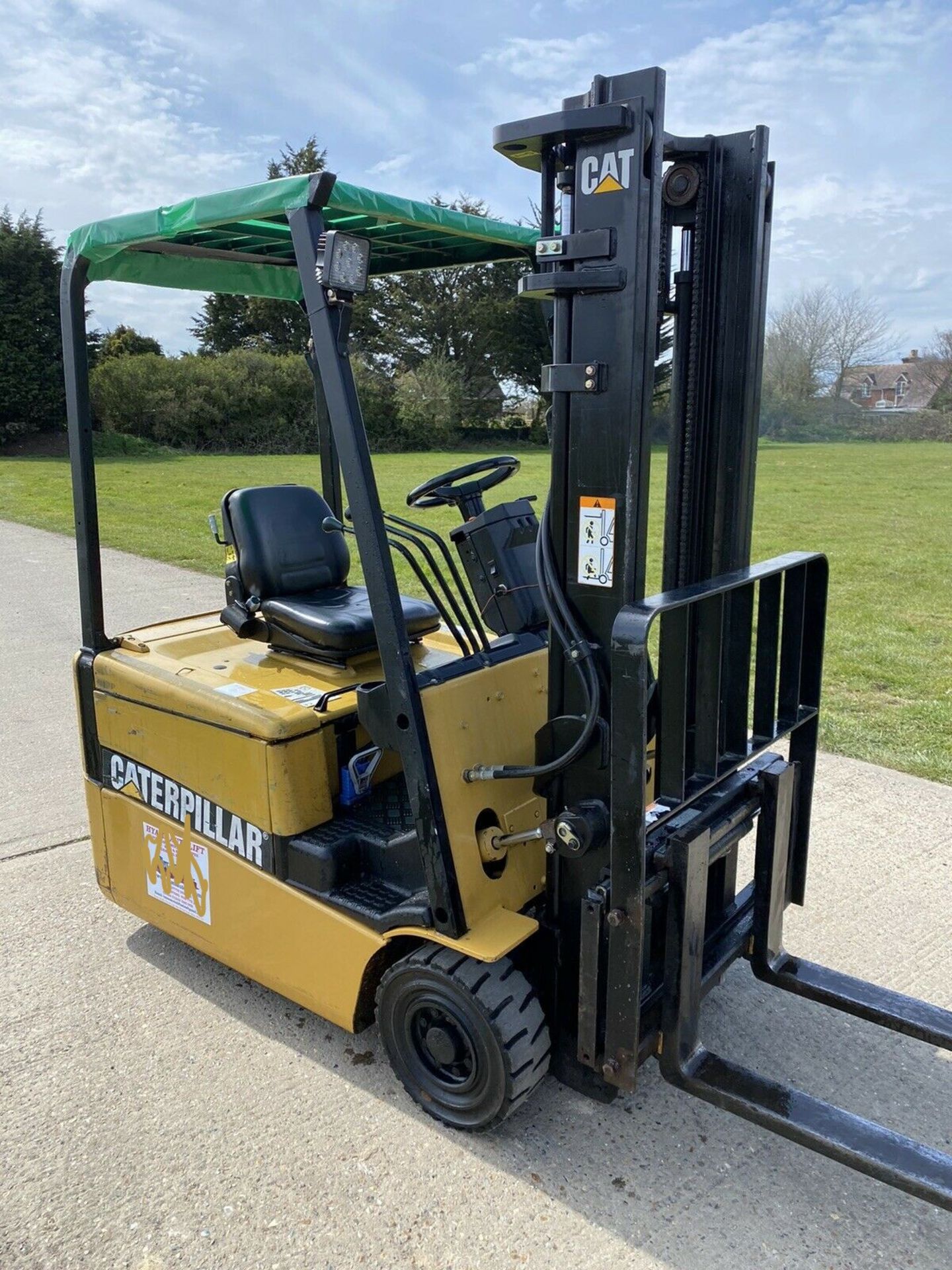 Cat 1.6 Tonne Electric forklift truck - Image 2 of 2