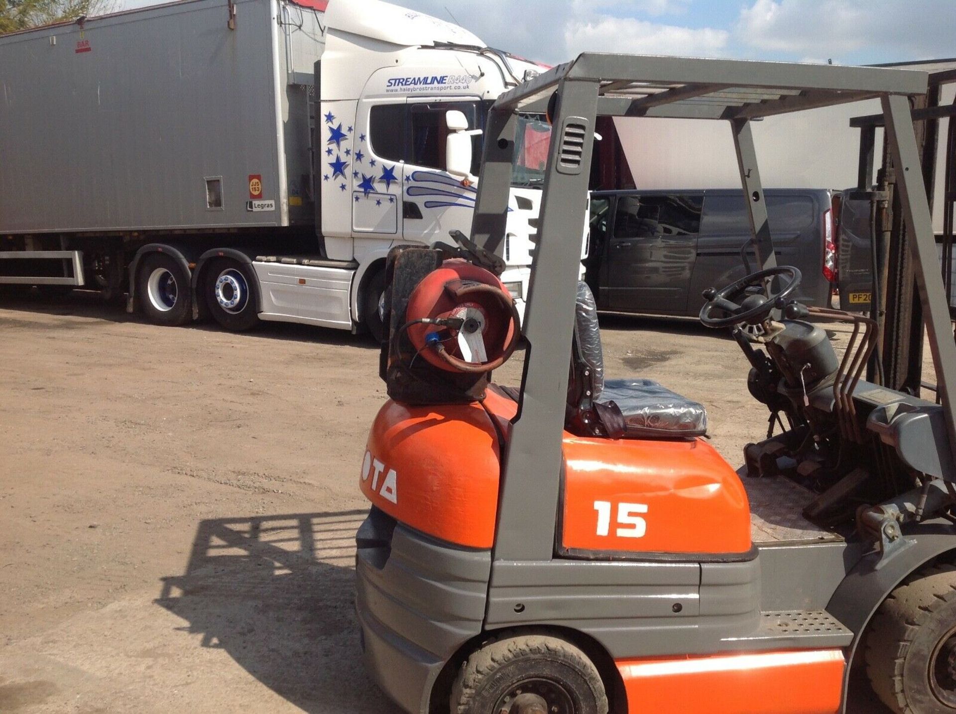 Toyota 1.5 ton gas forklift container spec - Image 5 of 6