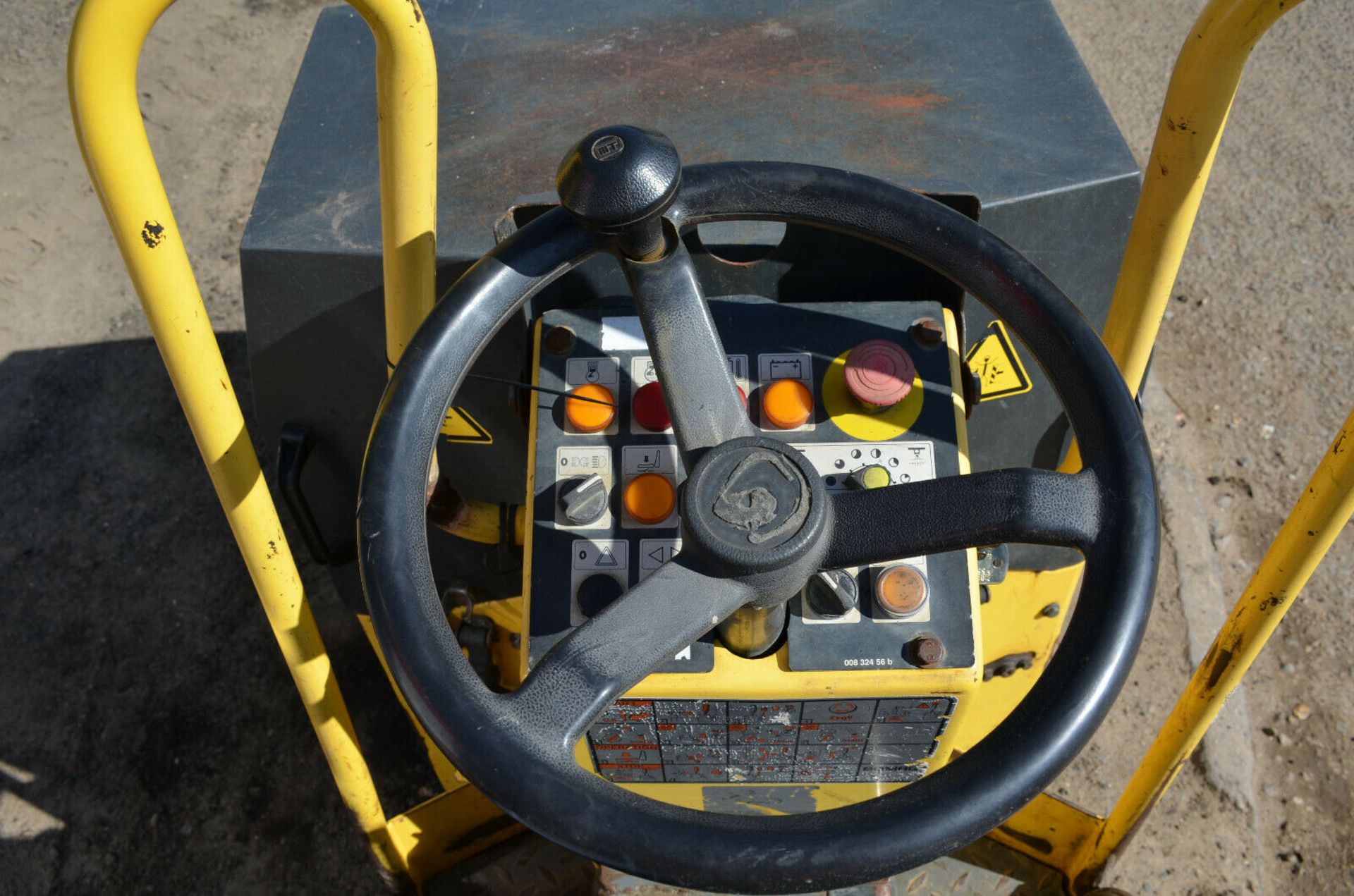 Bomag BW 80 AD-2 y2006 1,5t Double Drum Vibrating - Image 9 of 12