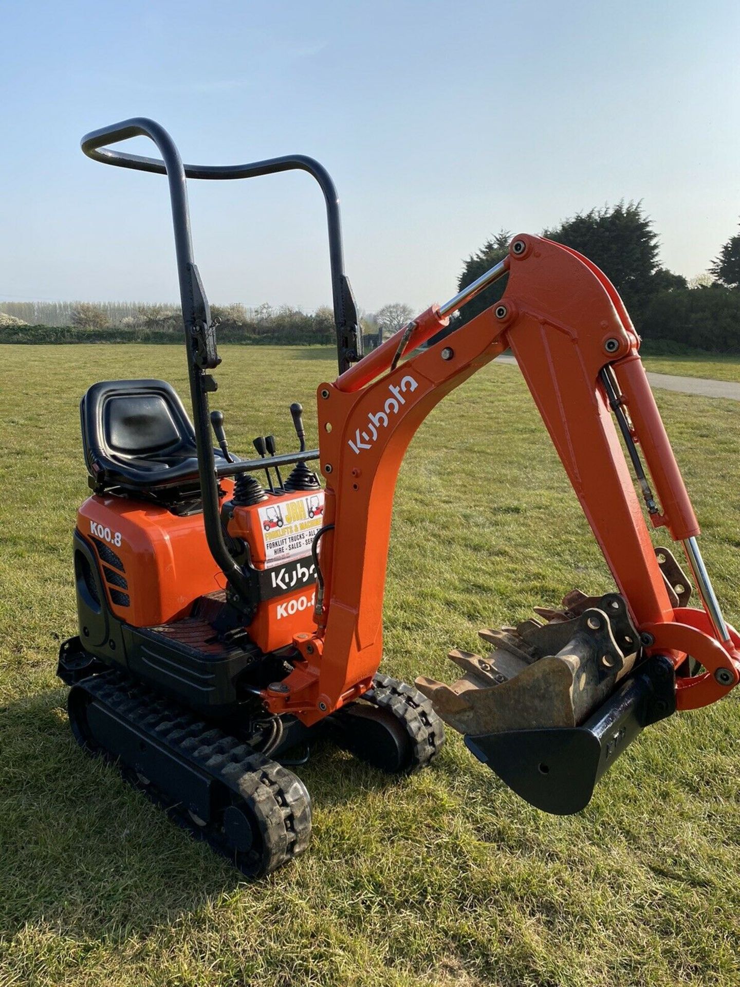 Kubota K008 Micro mini digger - Image 2 of 6