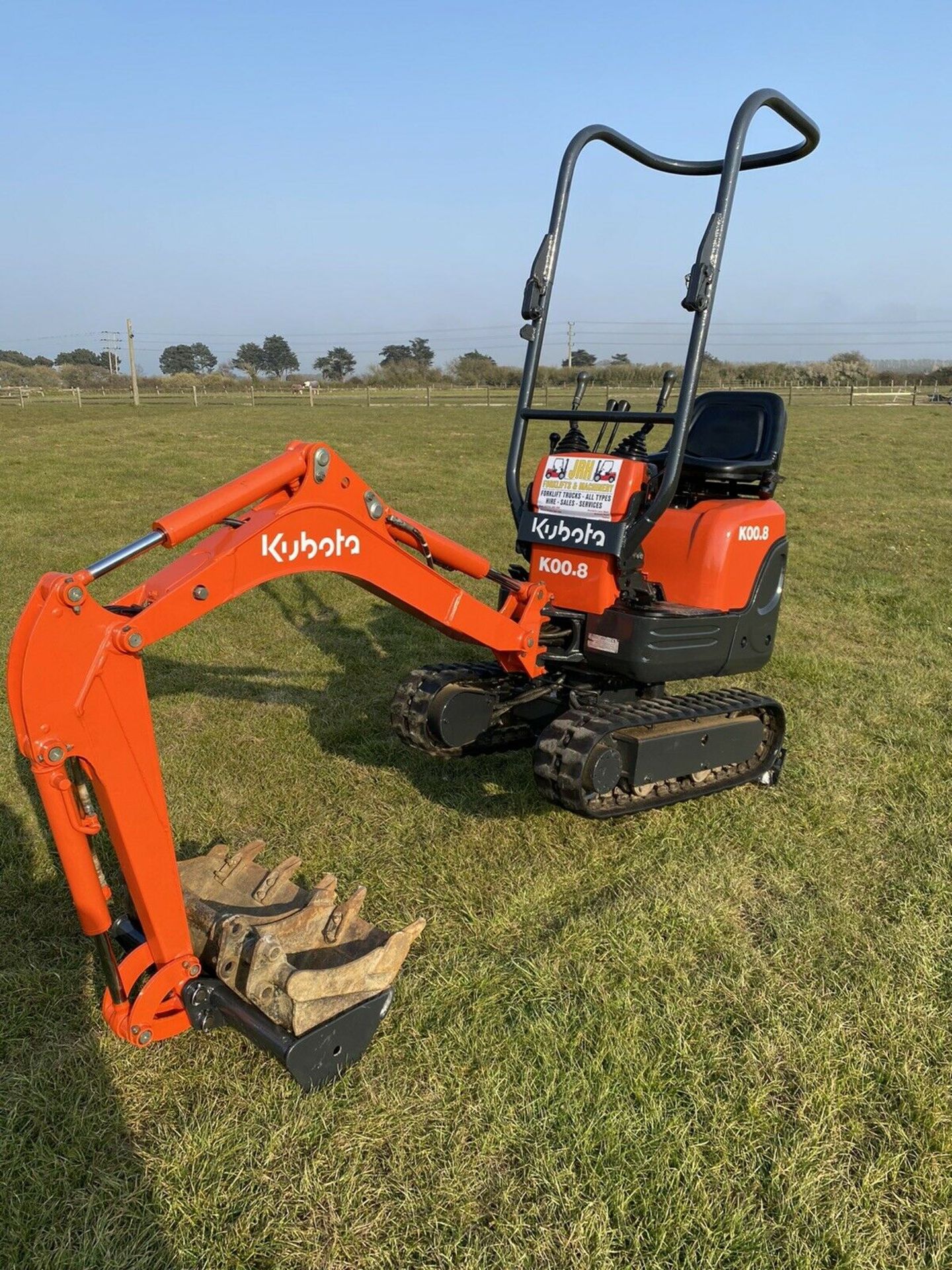 Kubota K008 Micro mini digger - Image 6 of 6