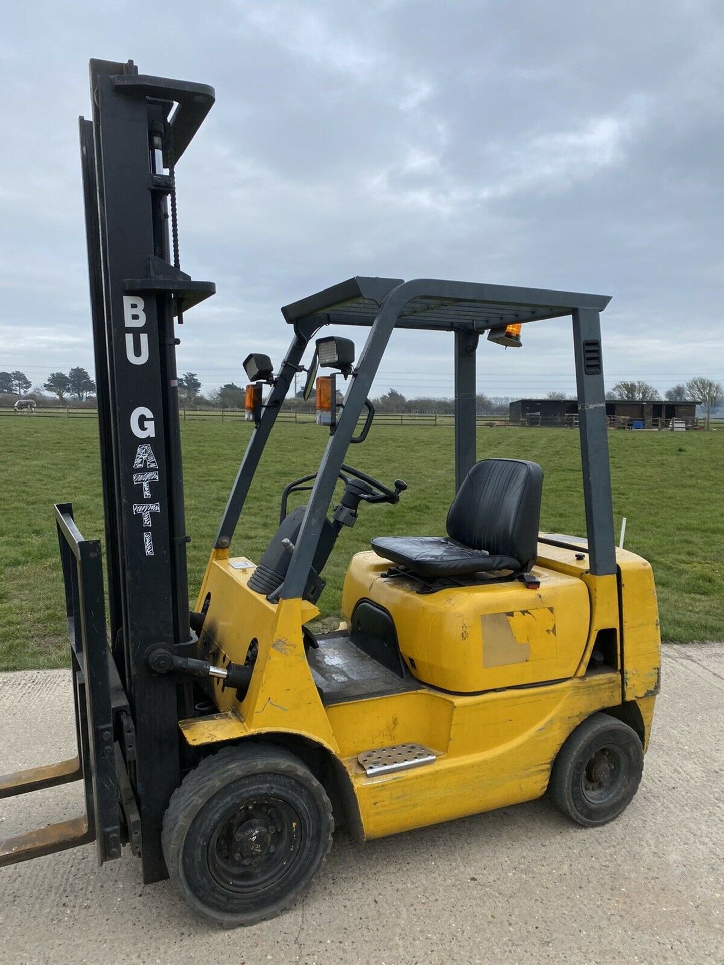 Mitsubishi diesel forklift - Image 2 of 2