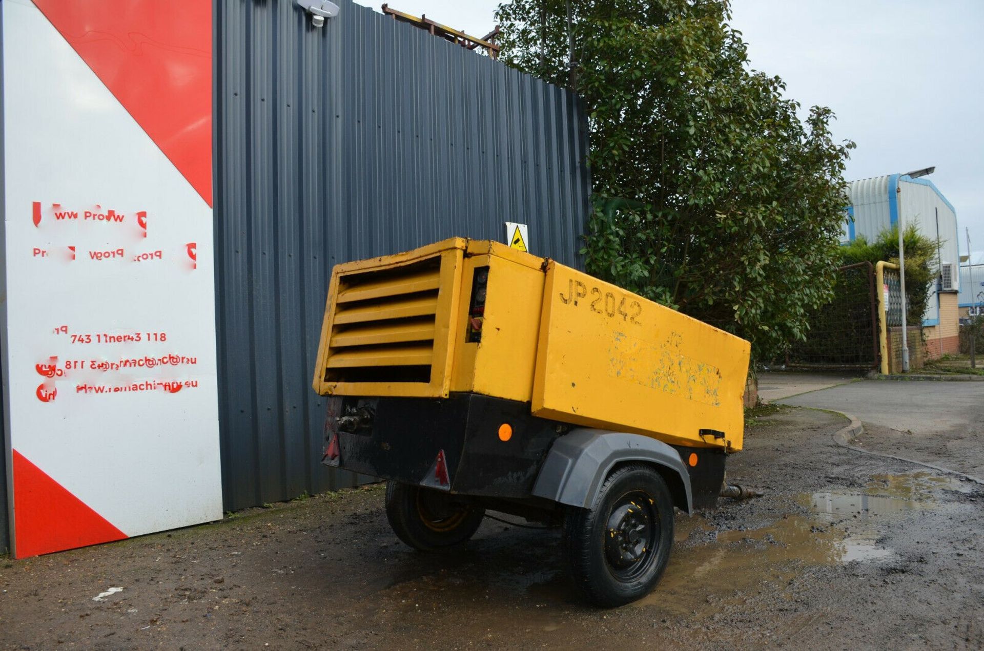 ATtlas Copco XAS66 y2001 3,7 m3/min (130 cfm) Road - Image 7 of 13