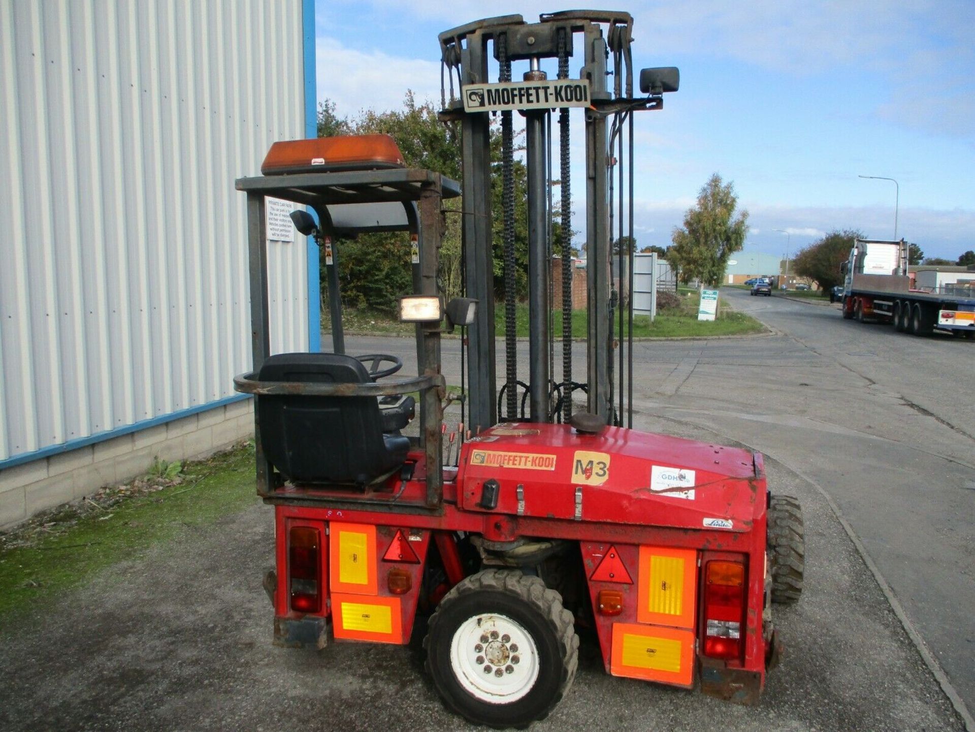 Moffett mounty M3 20.4 truck mounted - Image 7 of 12