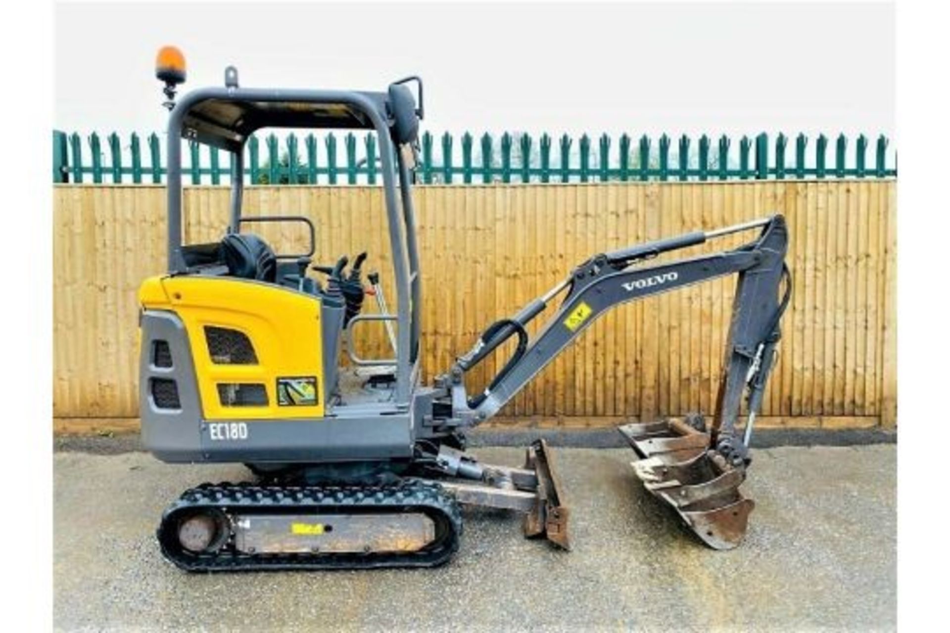 Volvo EC18D Excavator / Digger