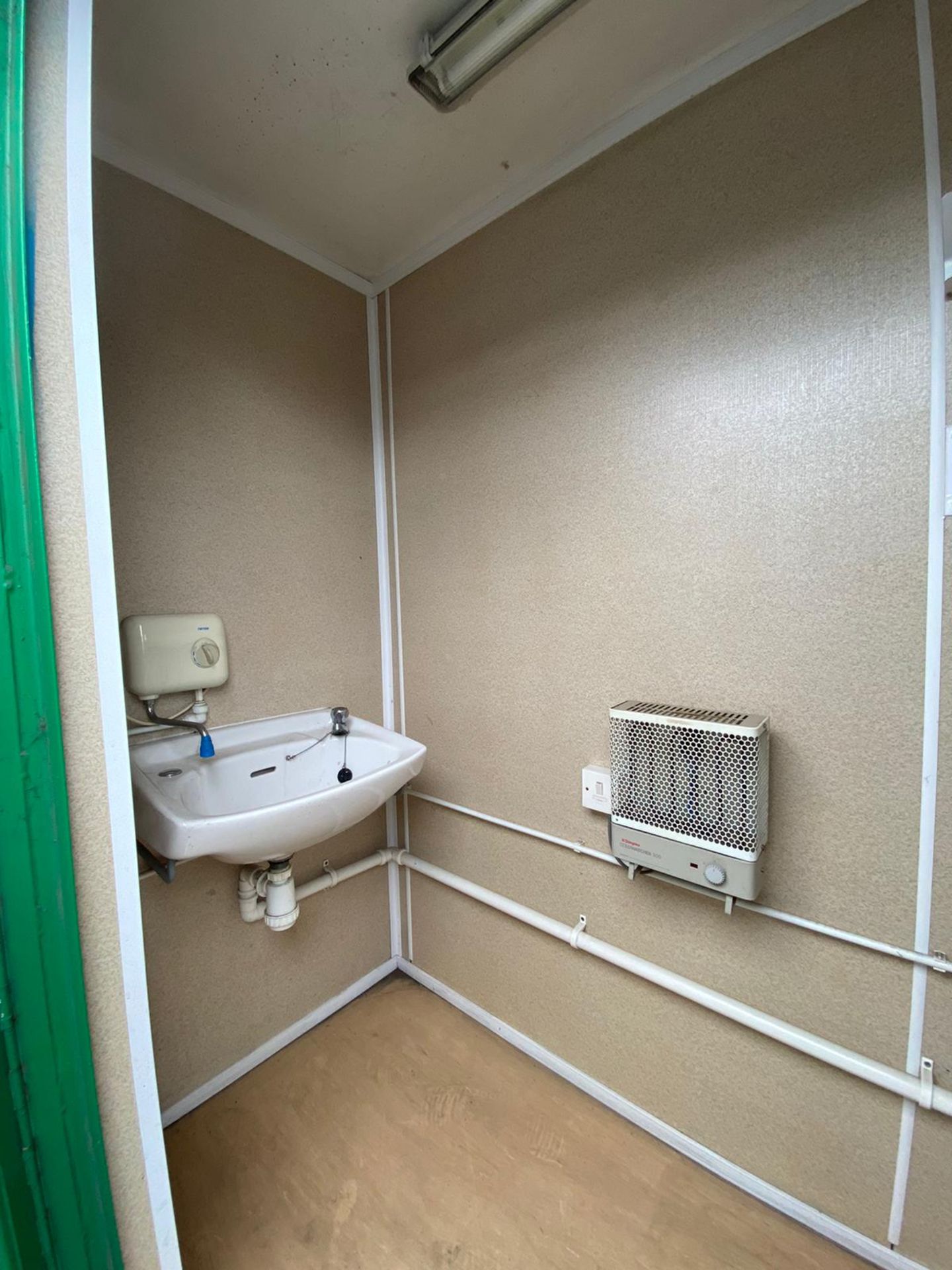 13ft 2 + 1 male & female toilet block, welfare container cabin - Image 7 of 13