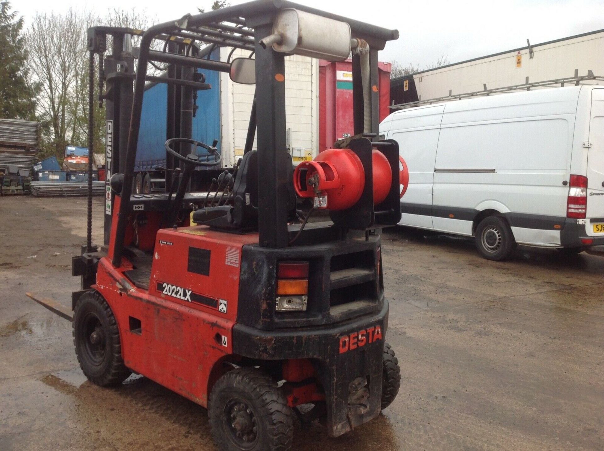 Desta 2.0 ton gas forklift truck - Image 2 of 8