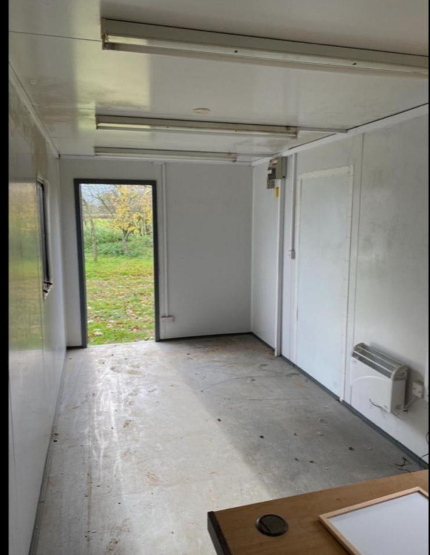 20ft x 8ft open plan site office container - Image 4 of 4