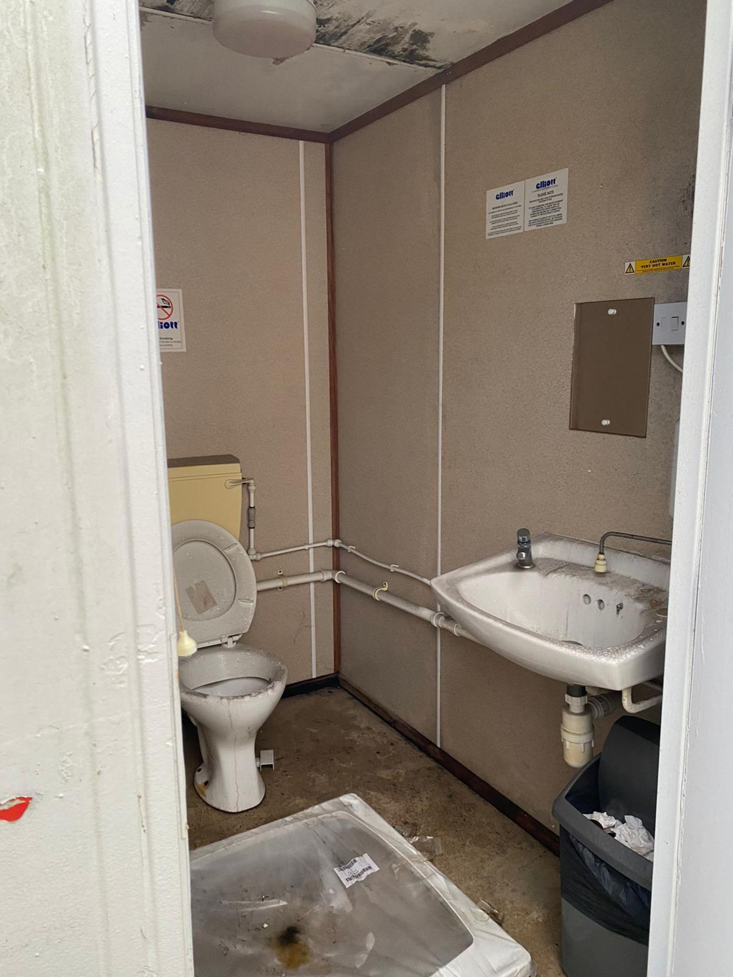 12ft 2 + 1 toilet block - Image 12 of 14