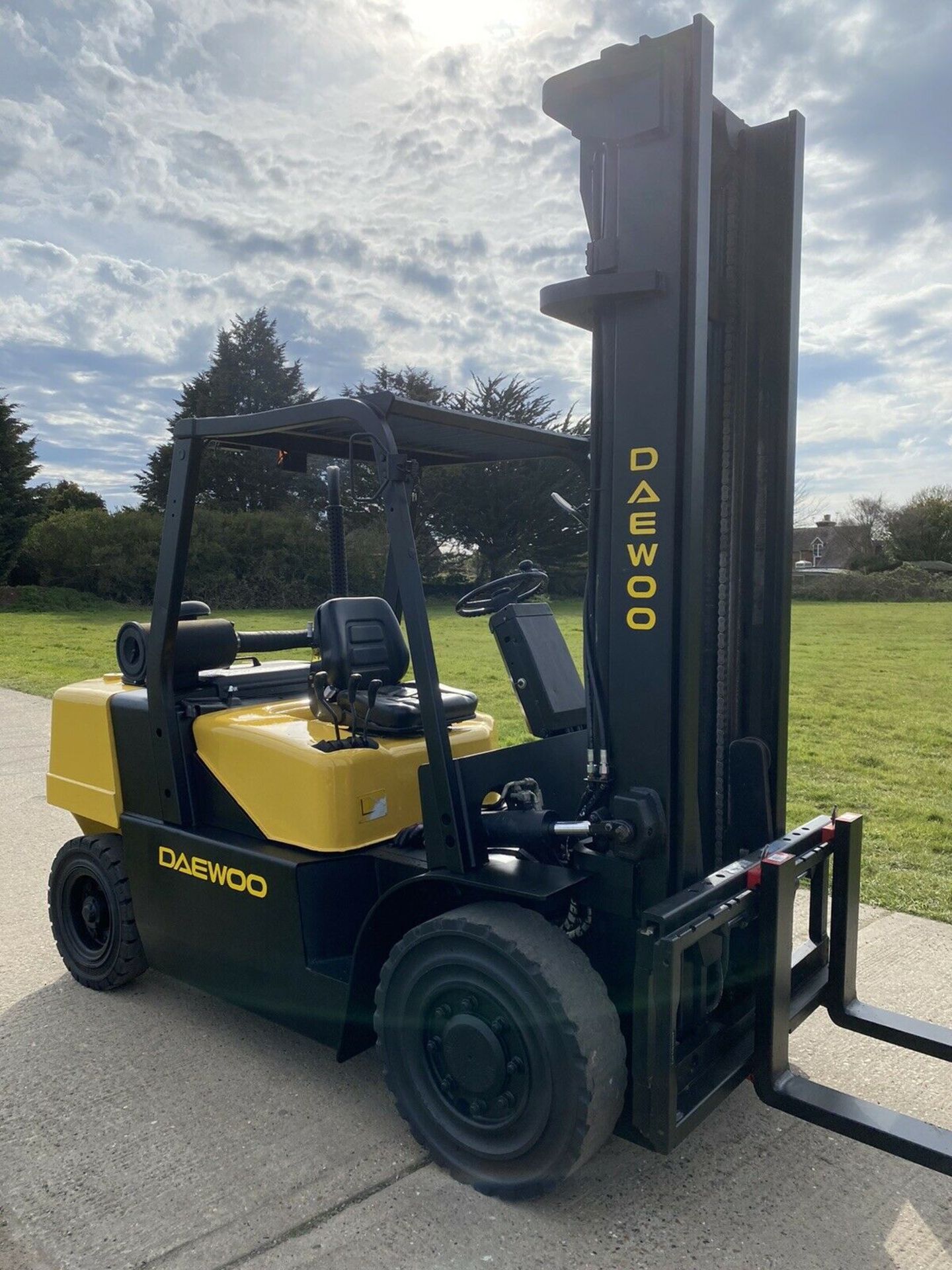 Daewoo diesel forklift - Image 3 of 6