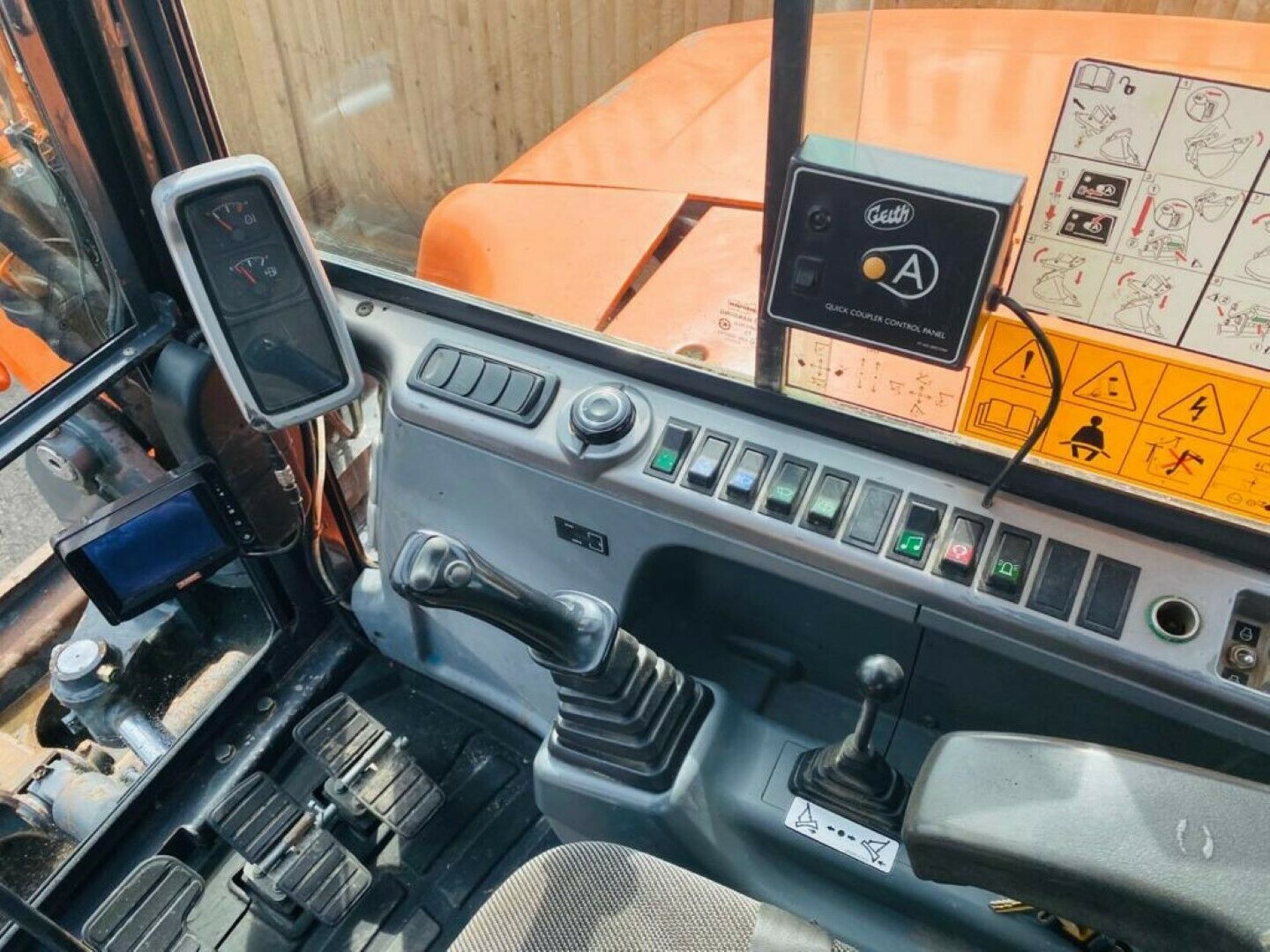 Doosan DX80-R Excavator / Digger - Bild 4 aus 7