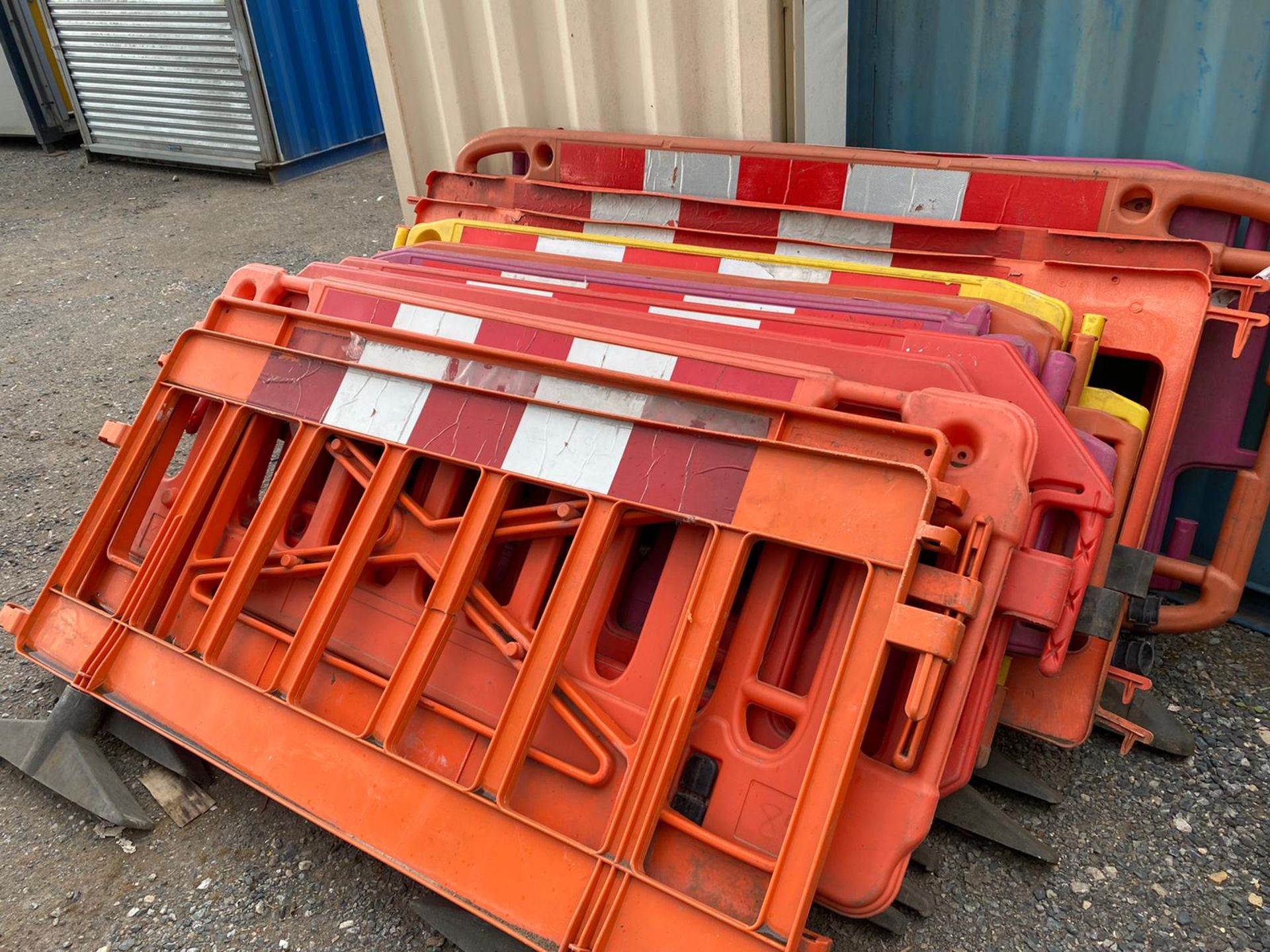 Joblot of plastic barriers - Image 2 of 3