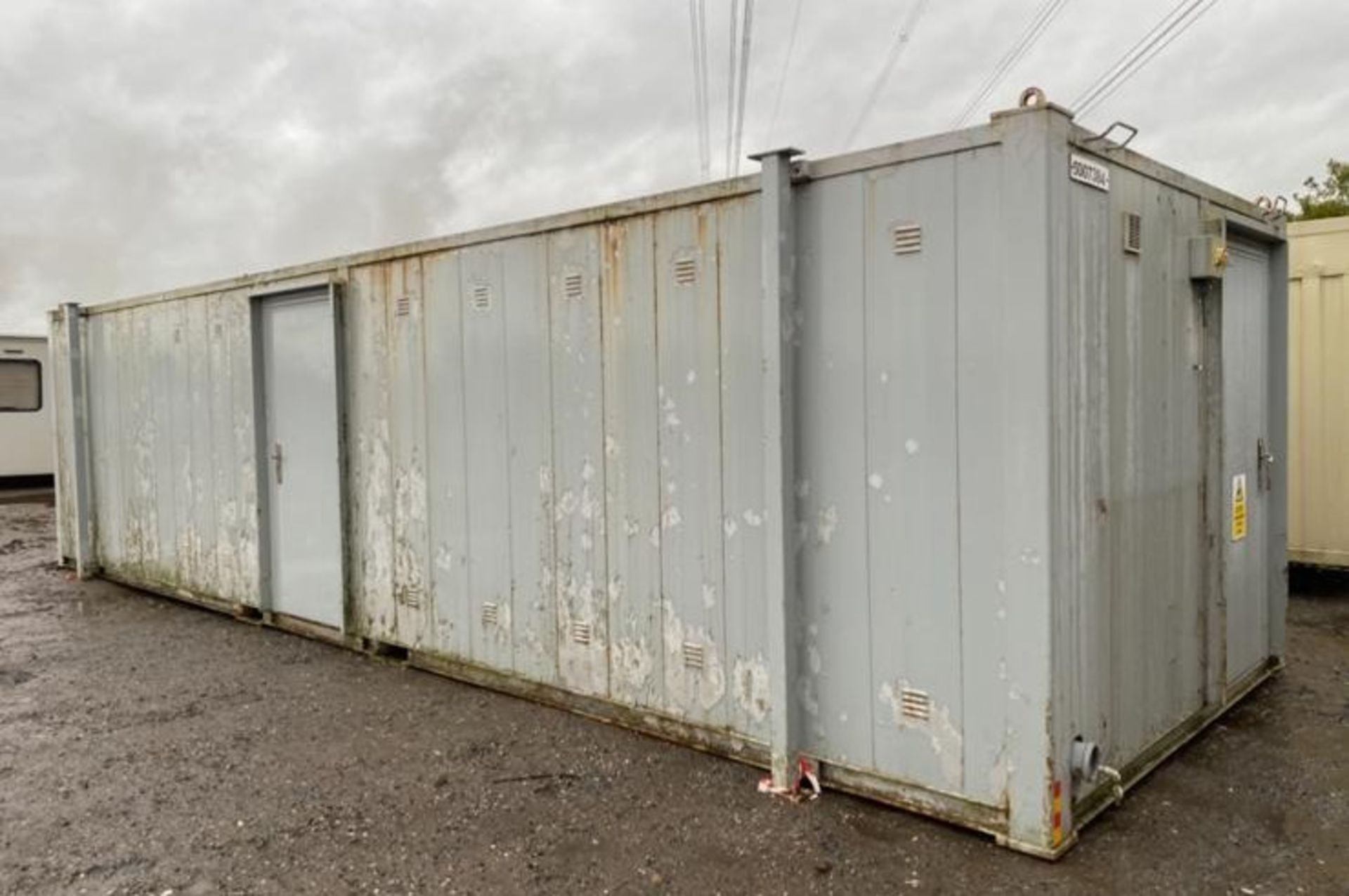 32ft 6 + 1 toilet block container - Image 3 of 14