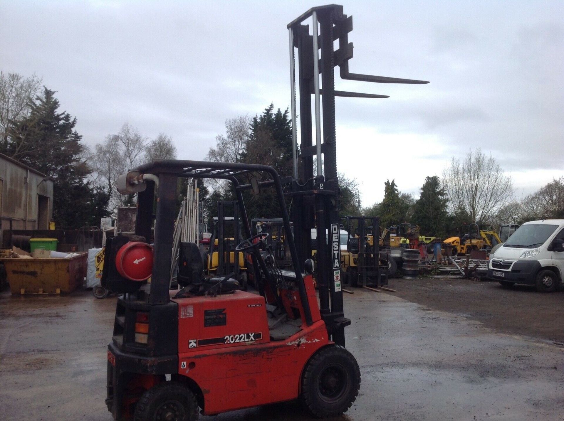 Desta 2.0 ton gas forklift truck - Image 7 of 8