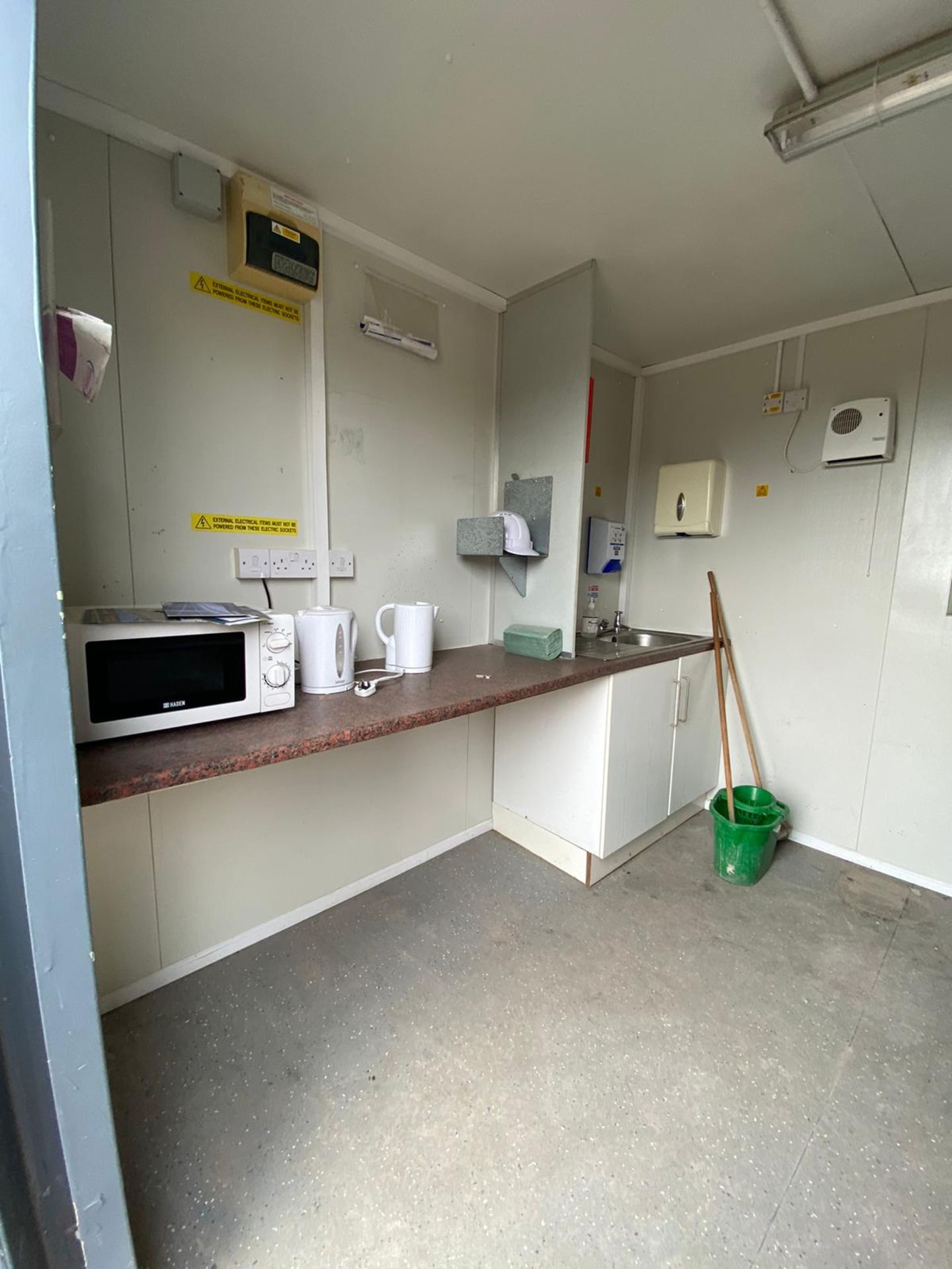 32ft x 10ft static welfare unit with 11KVA generator - Image 14 of 27